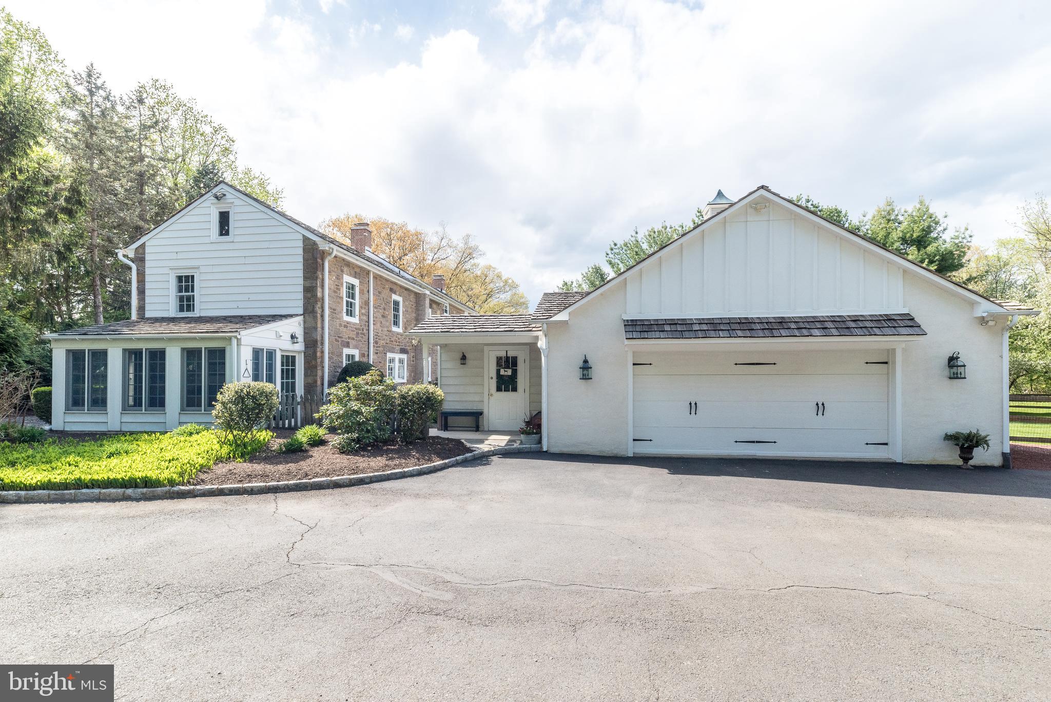 ARBOUR HILL - Residential