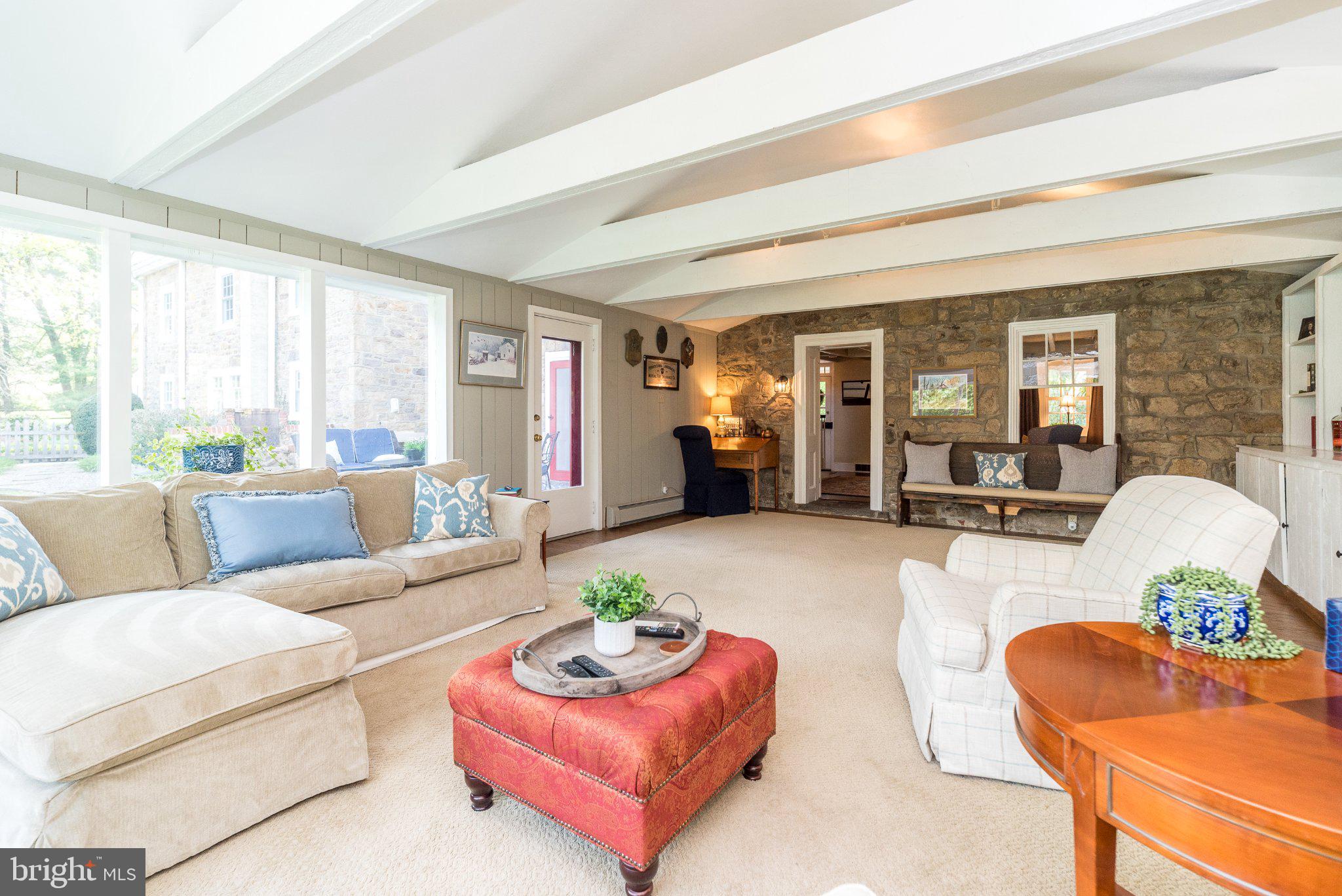 ARBOUR HILL - Residential