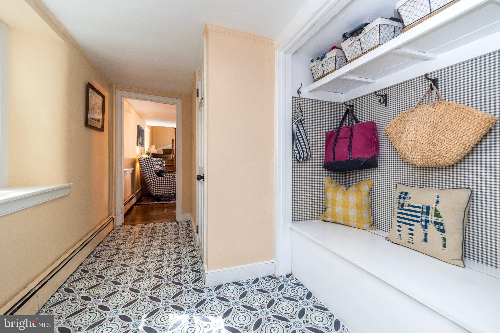 ARBOUR HILL - Residential