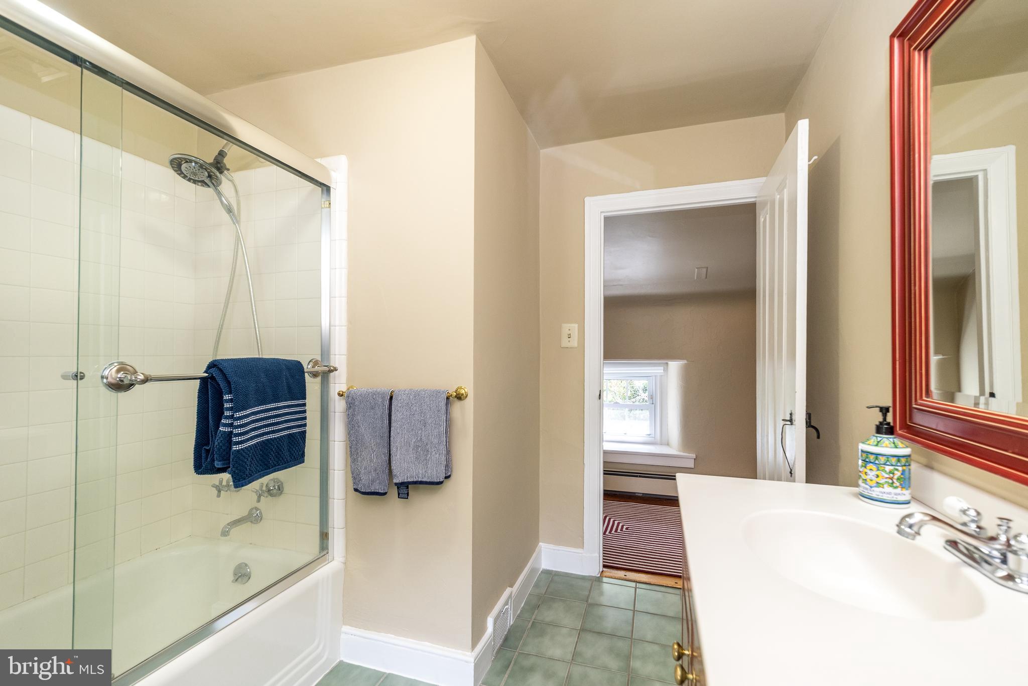 ARBOUR HILL - Residential