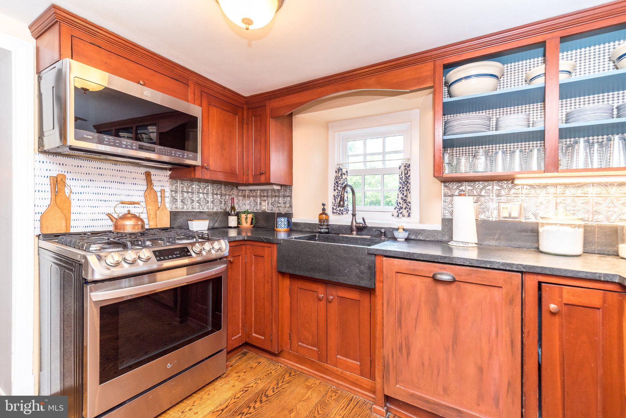 ARBOUR HILL - Residential