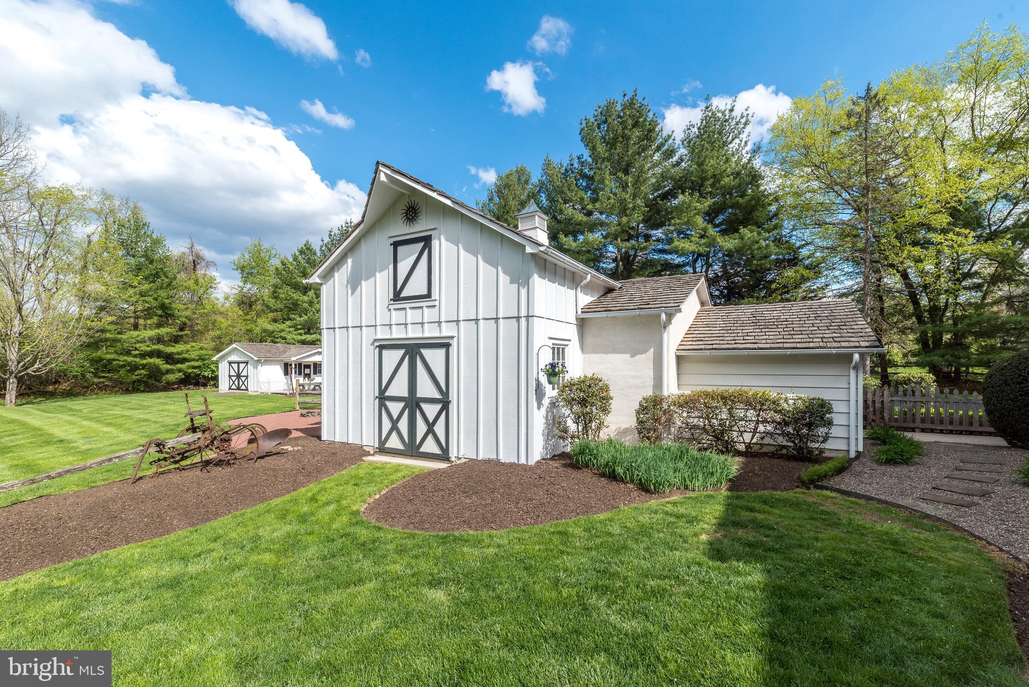ARBOUR HILL - Residential