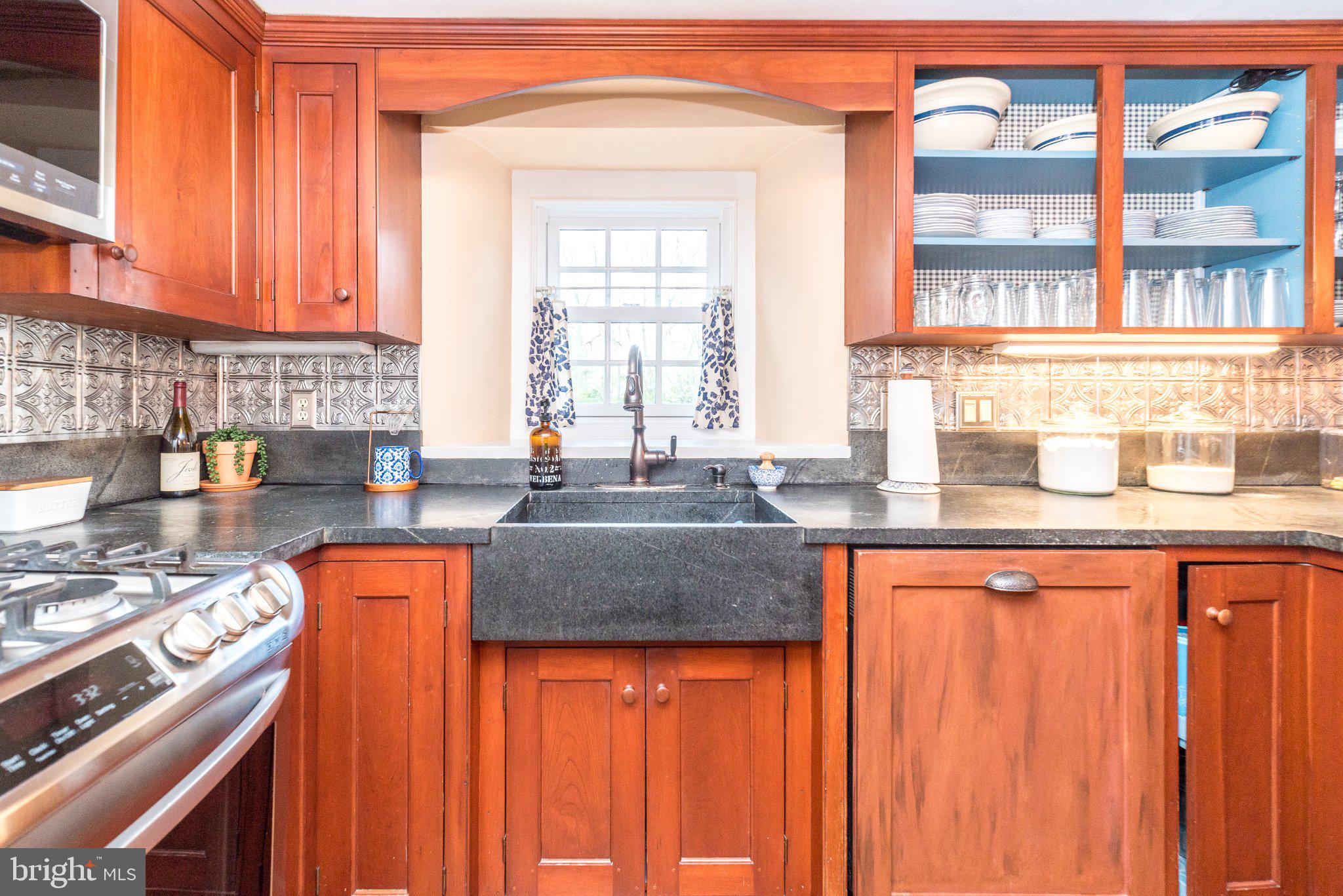 ARBOUR HILL - Residential