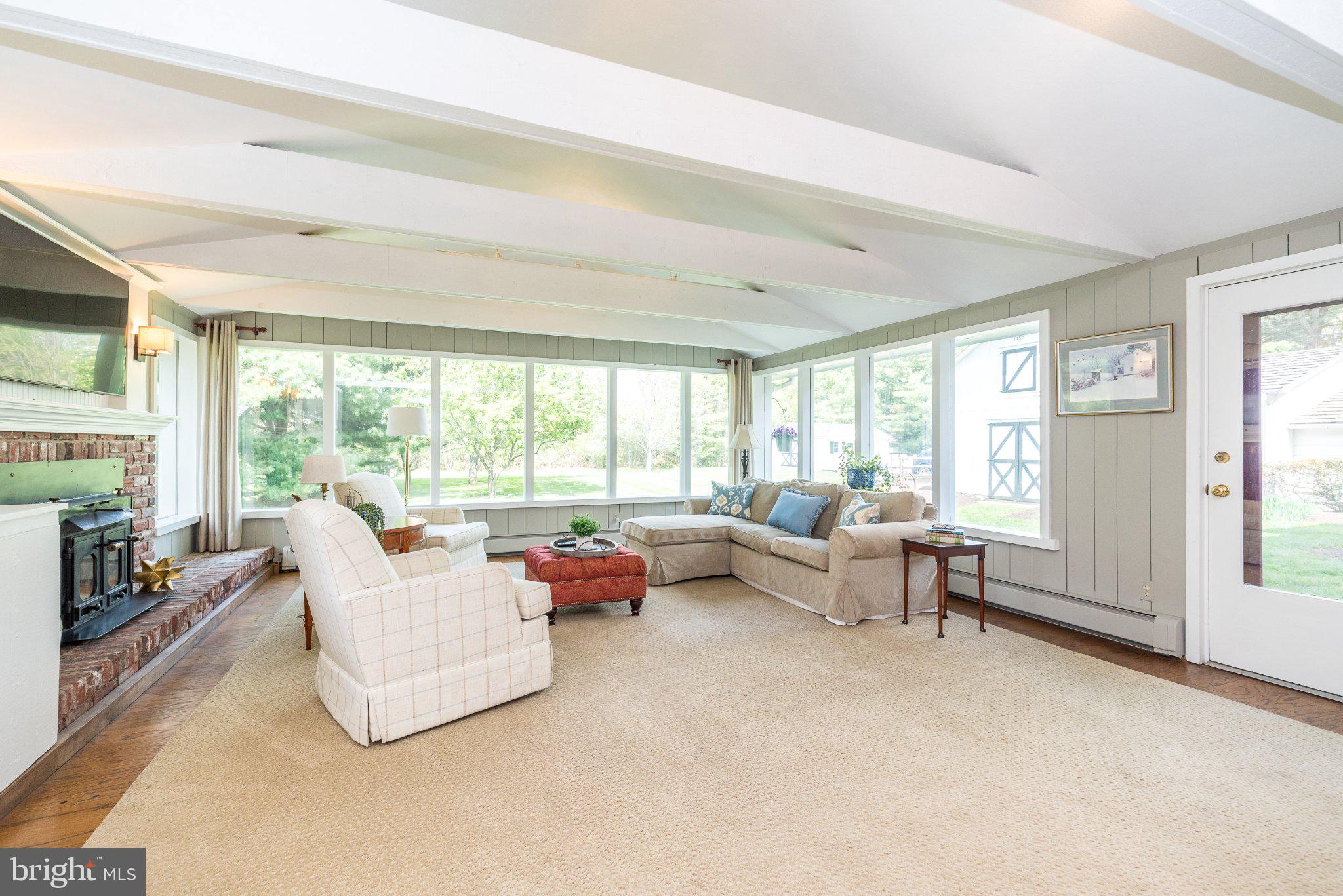 ARBOUR HILL - Residential