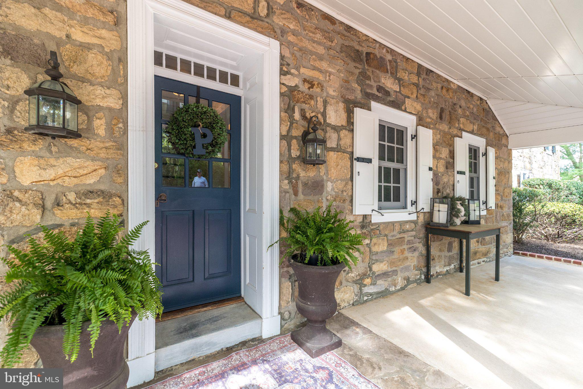 ARBOUR HILL - Residential