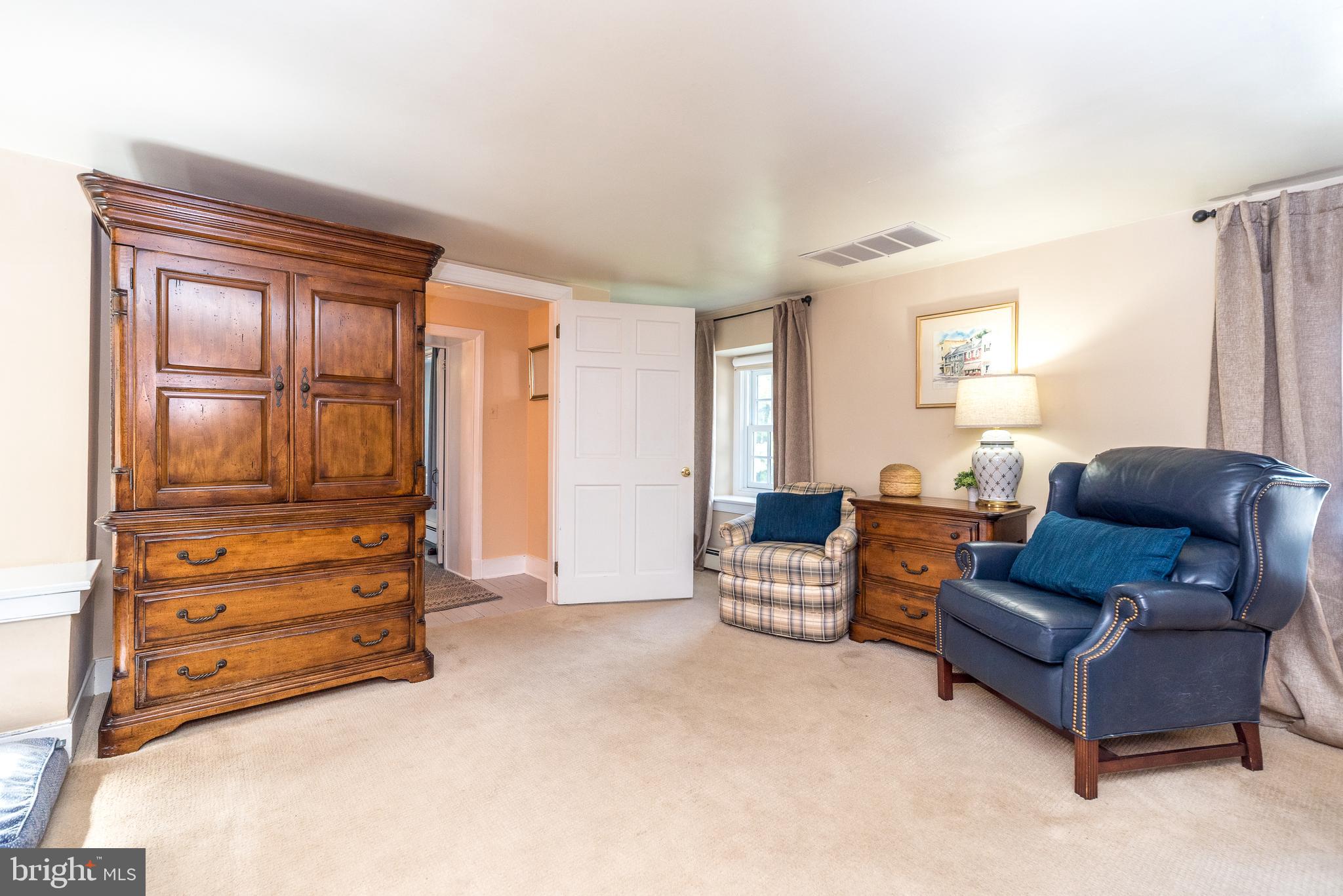 ARBOUR HILL - Residential