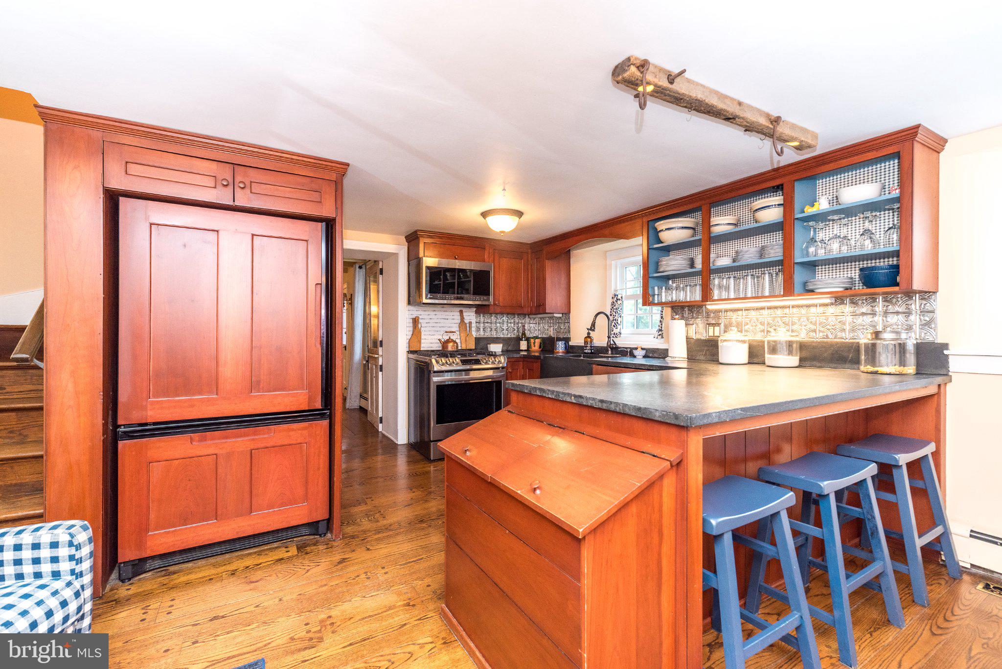 ARBOUR HILL - Residential