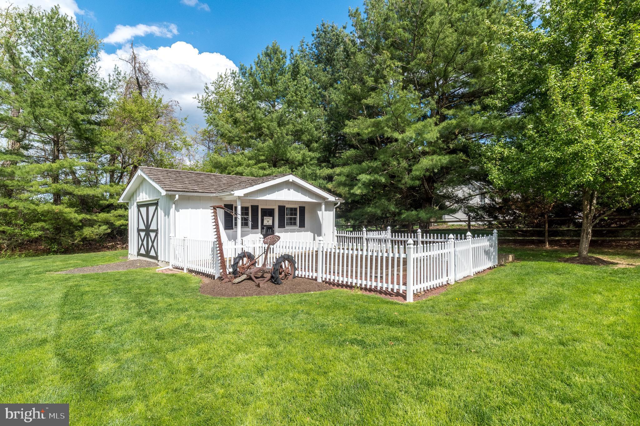 ARBOUR HILL - Residential