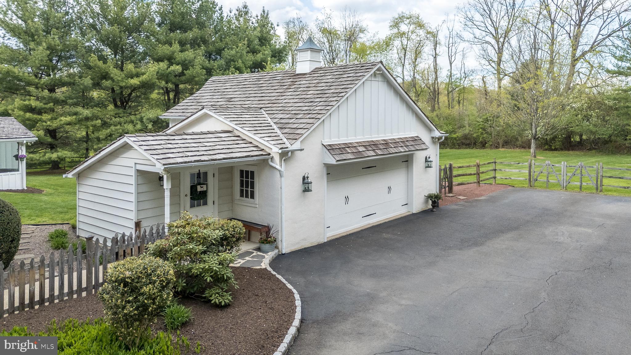 ARBOUR HILL - Residential