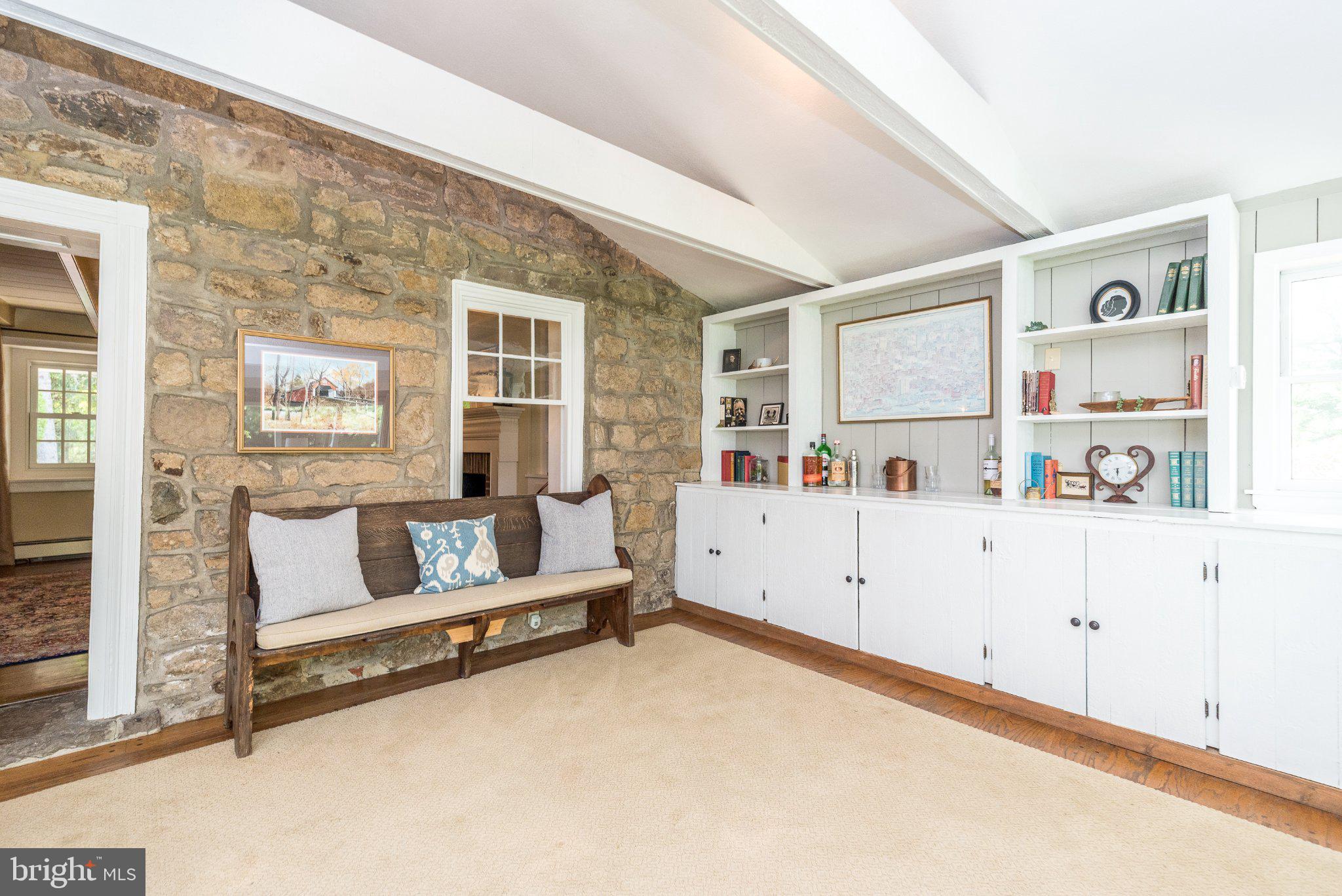 ARBOUR HILL - Residential