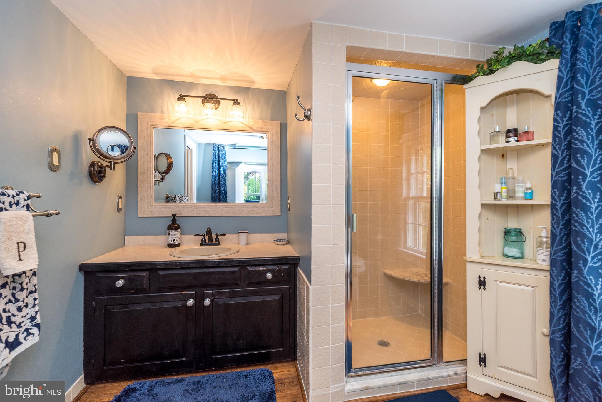 ARBOUR HILL - Residential