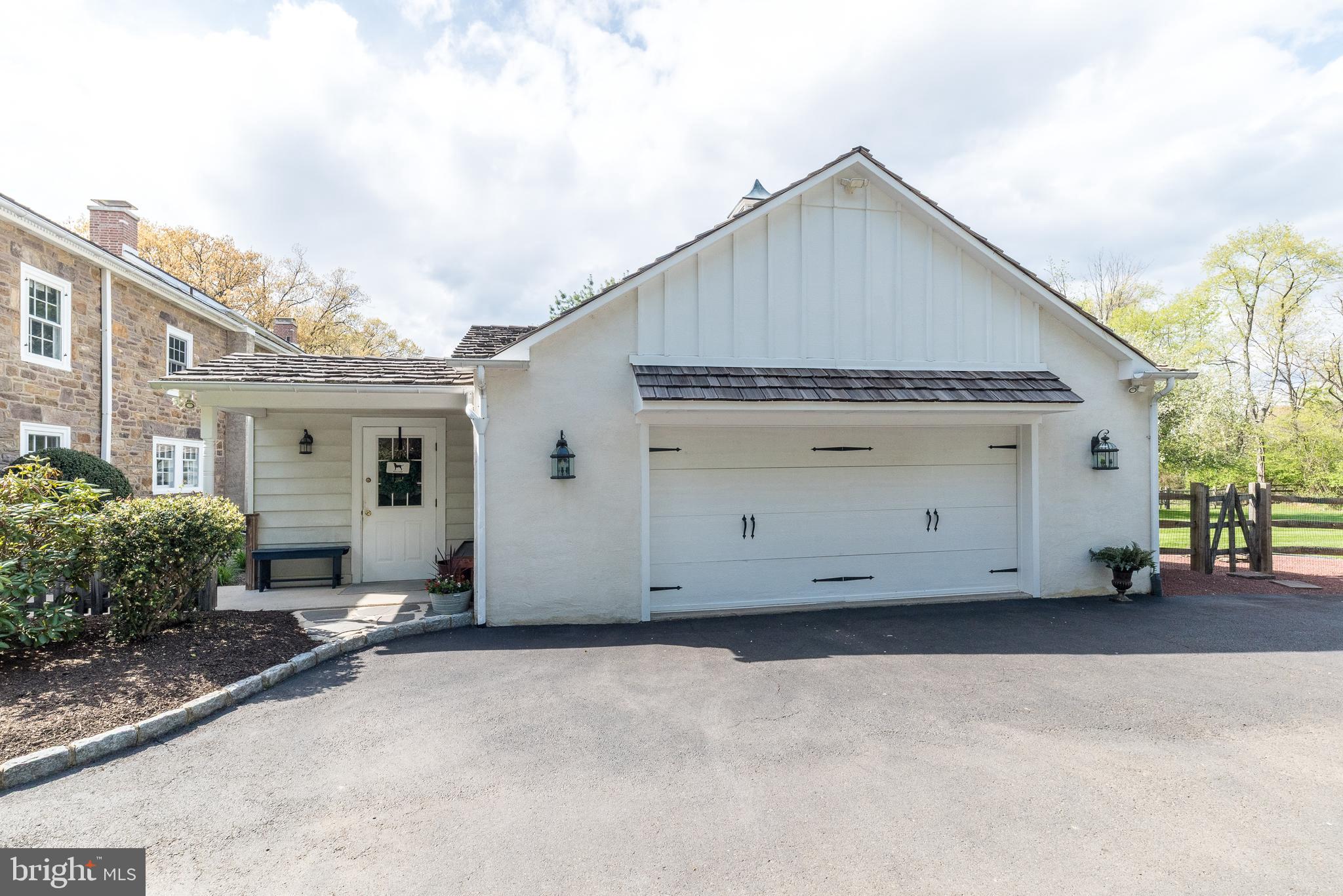 ARBOUR HILL - Residential