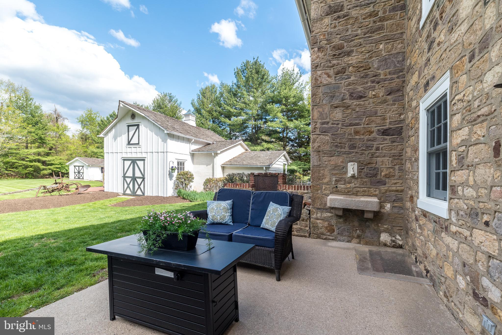 ARBOUR HILL - Residential