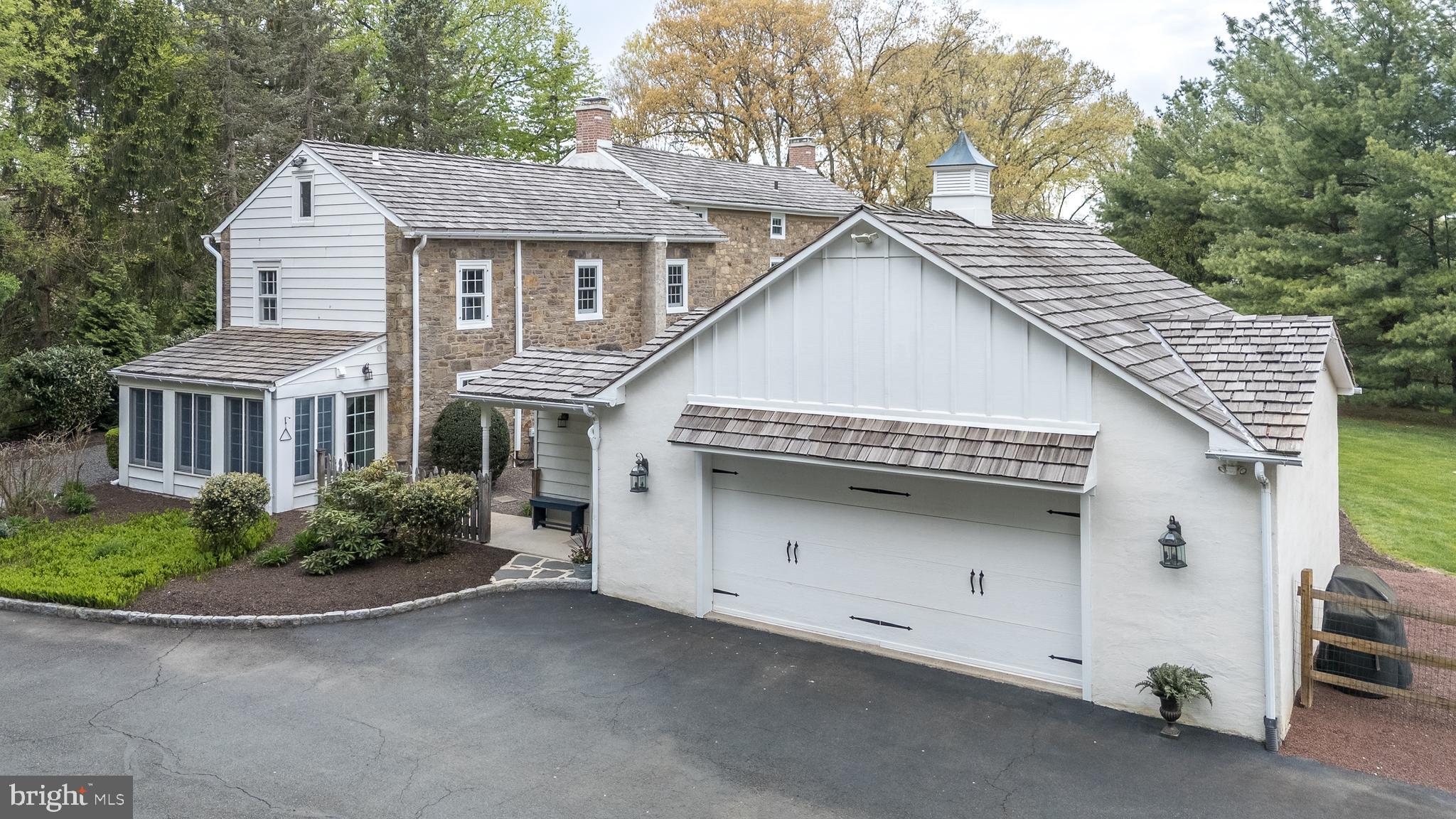 ARBOUR HILL - Residential