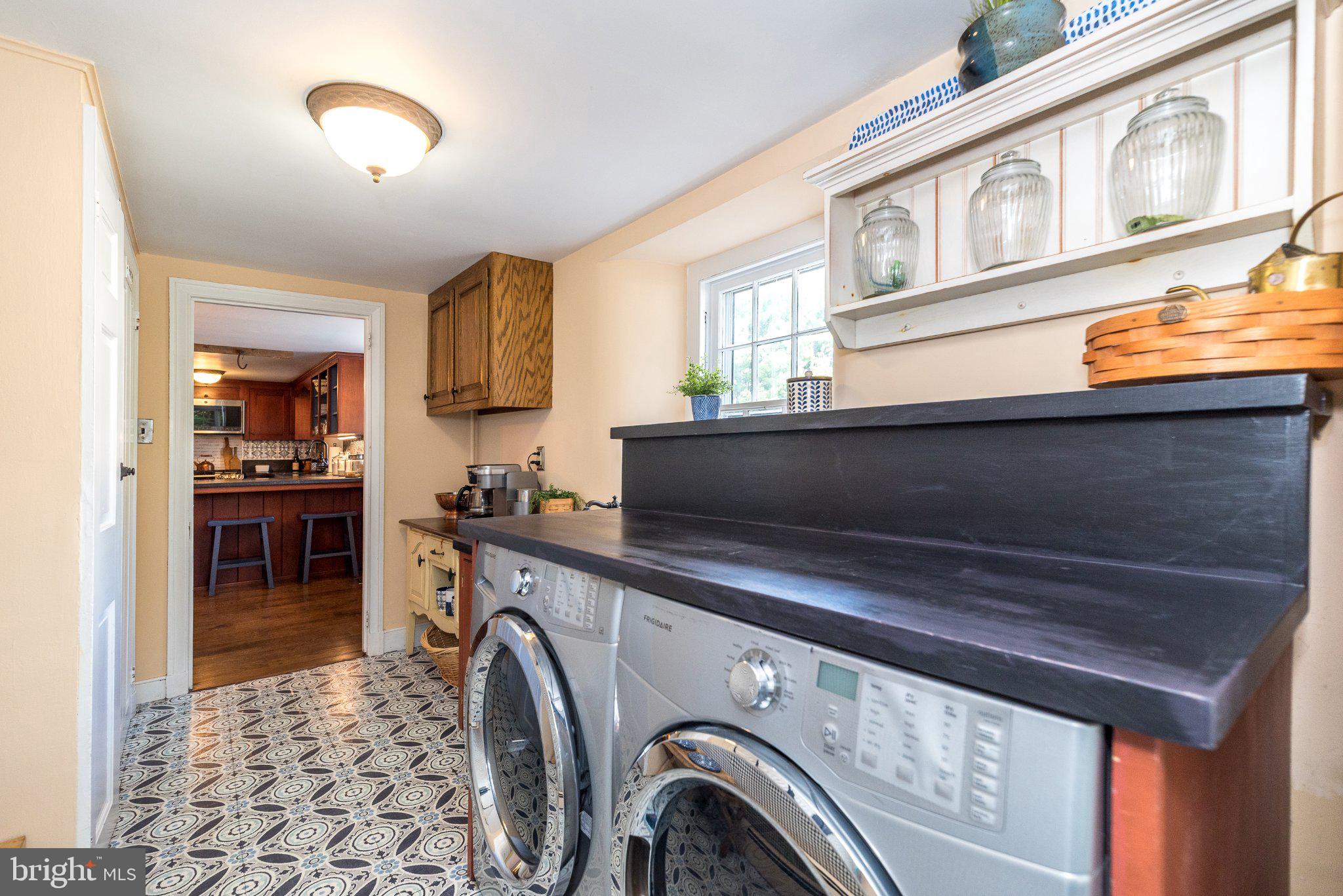 ARBOUR HILL - Residential