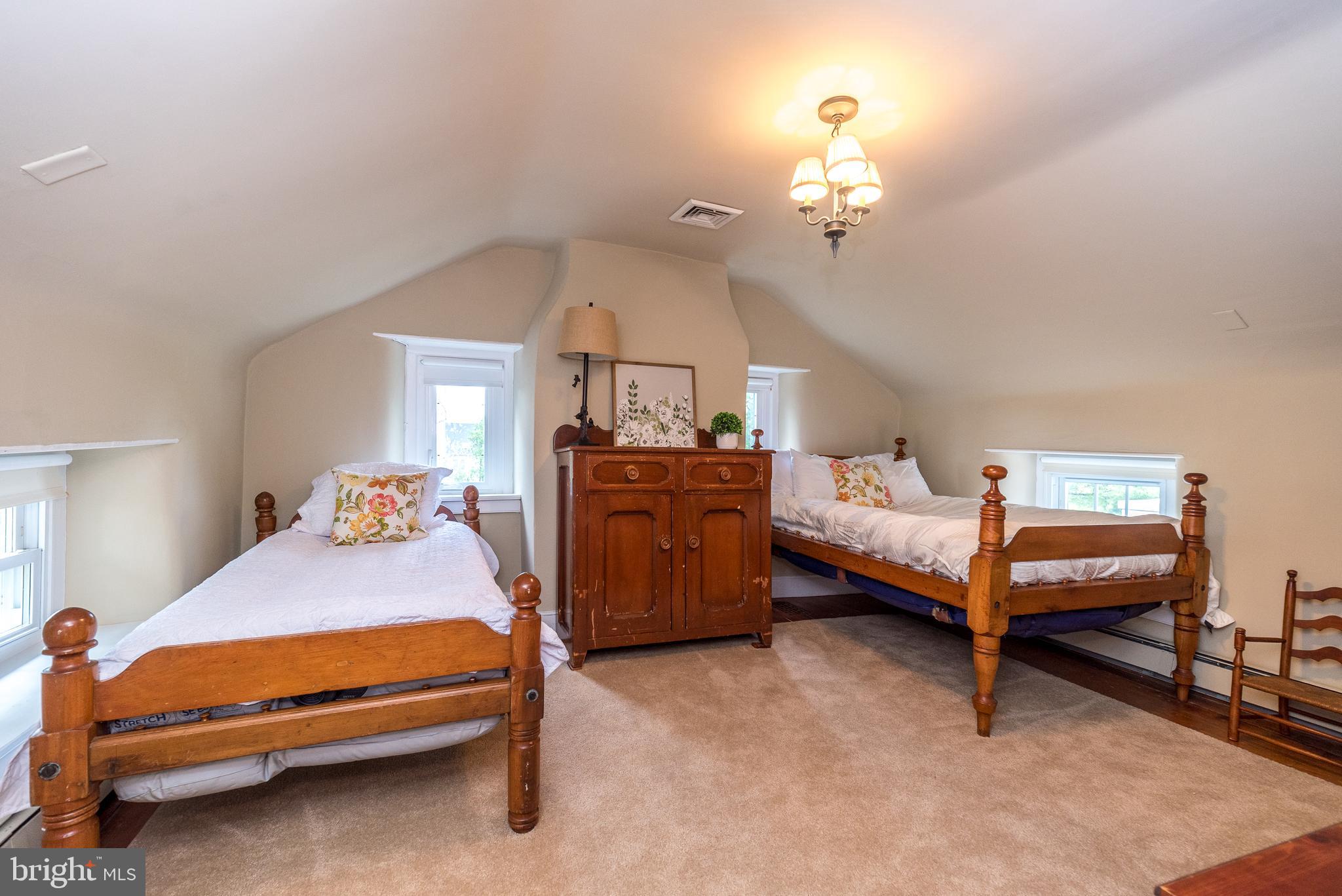 ARBOUR HILL - Residential