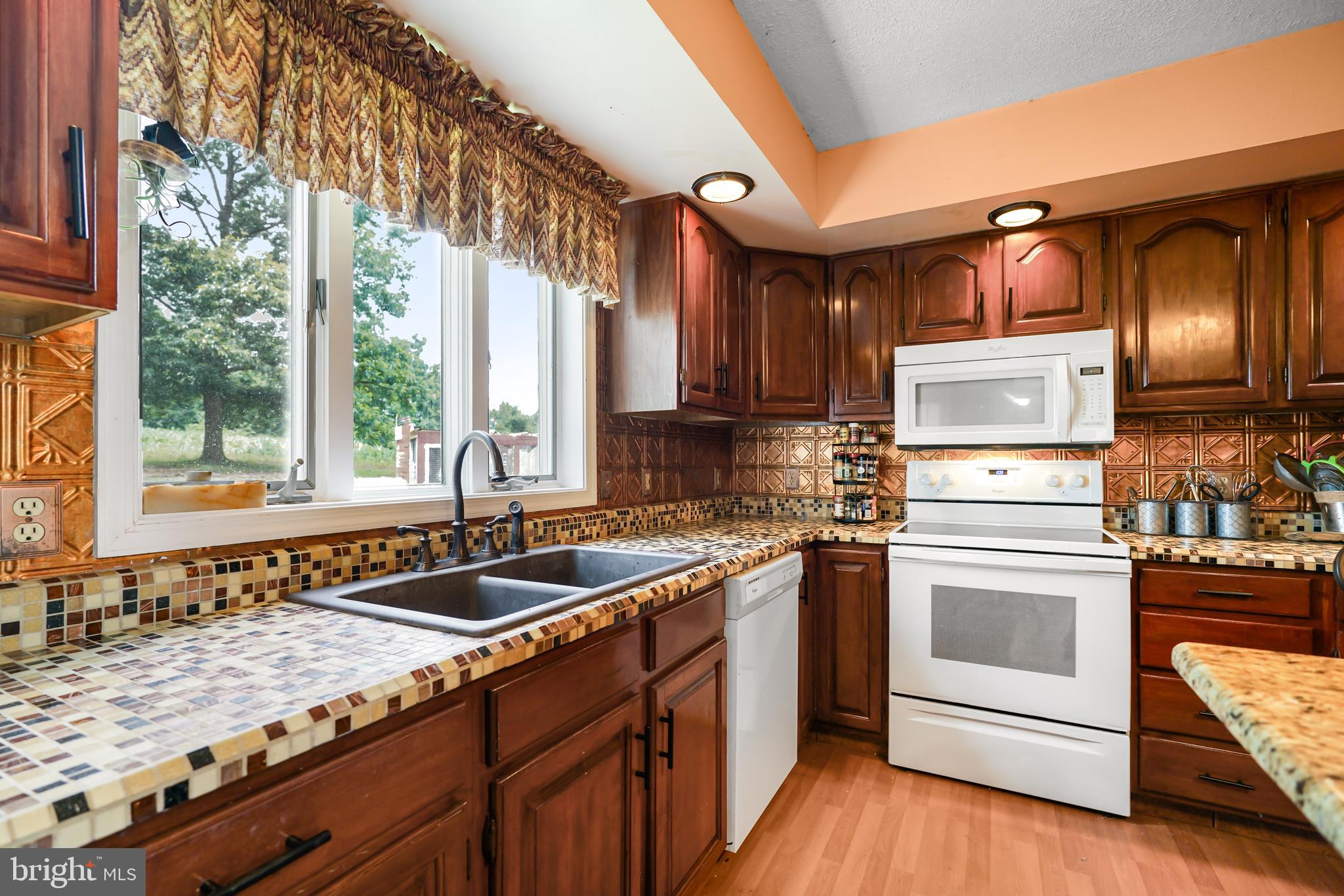 BAY VIEW SPRINGS - Residential