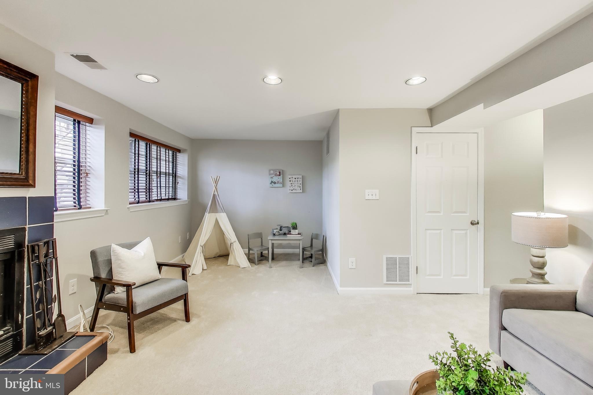 WOODGATE VILLAGE - Residential