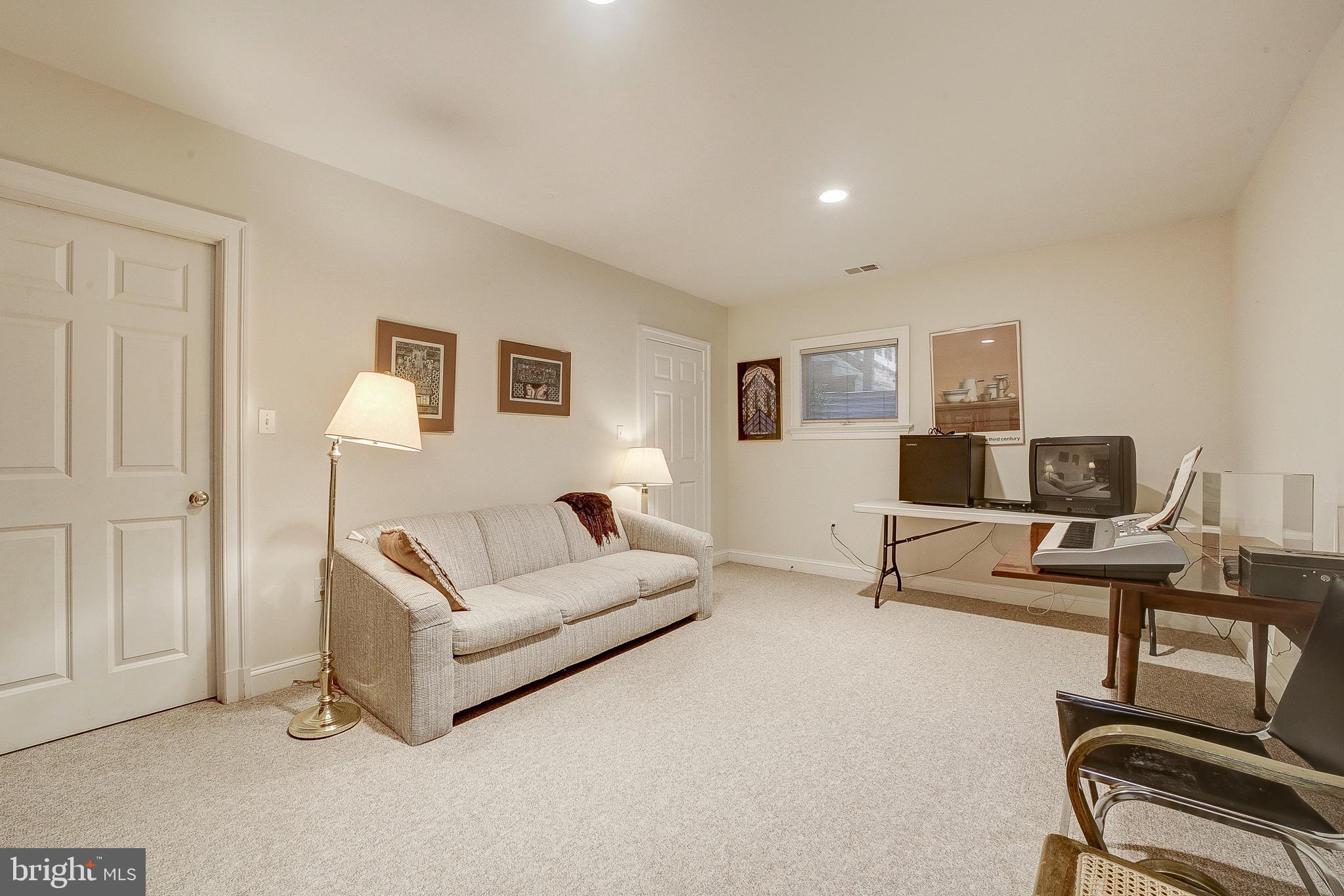 CHEVY CHASE - Residential