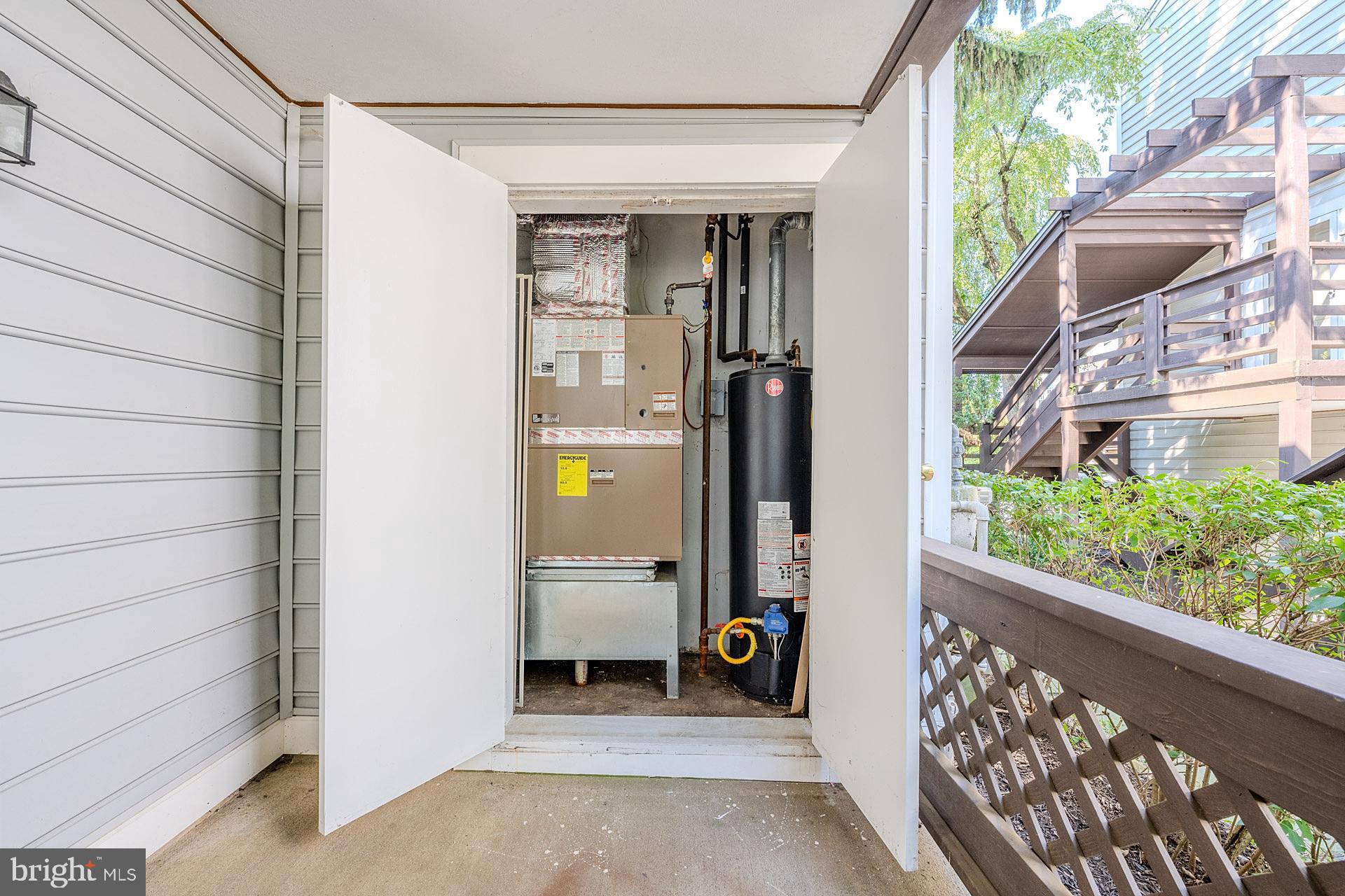 THE OAKTON - Residential