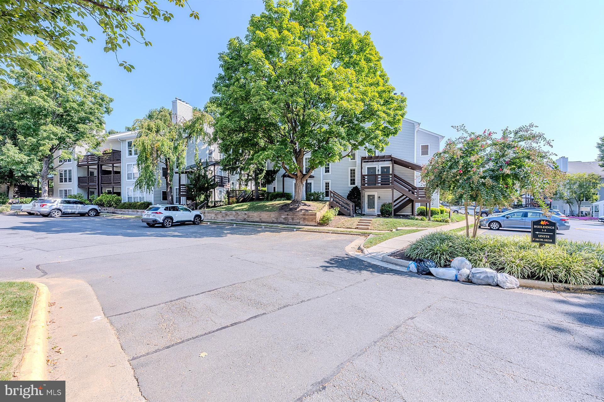 THE OAKTON - Residential