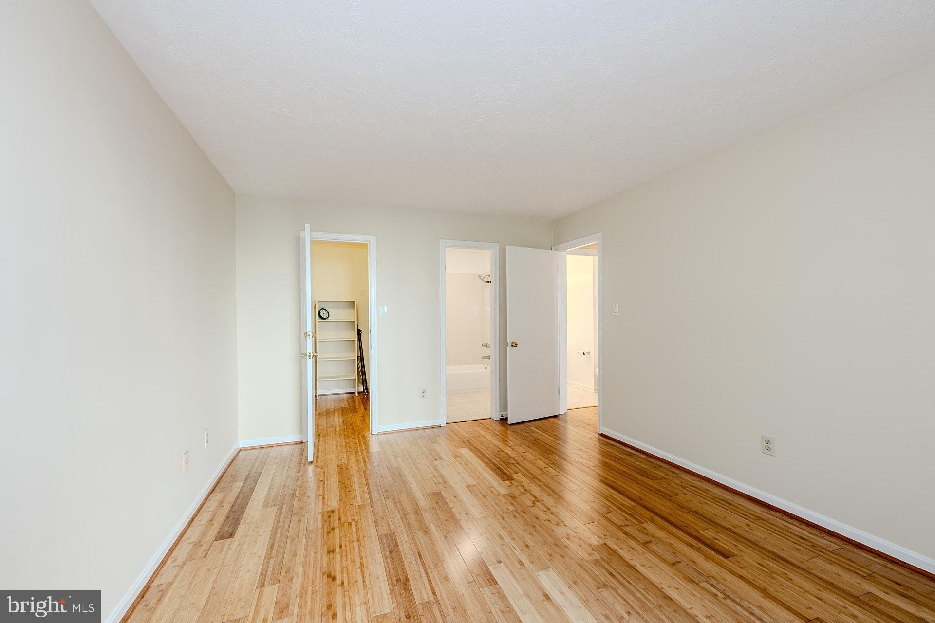 THE OAKTON - Residential