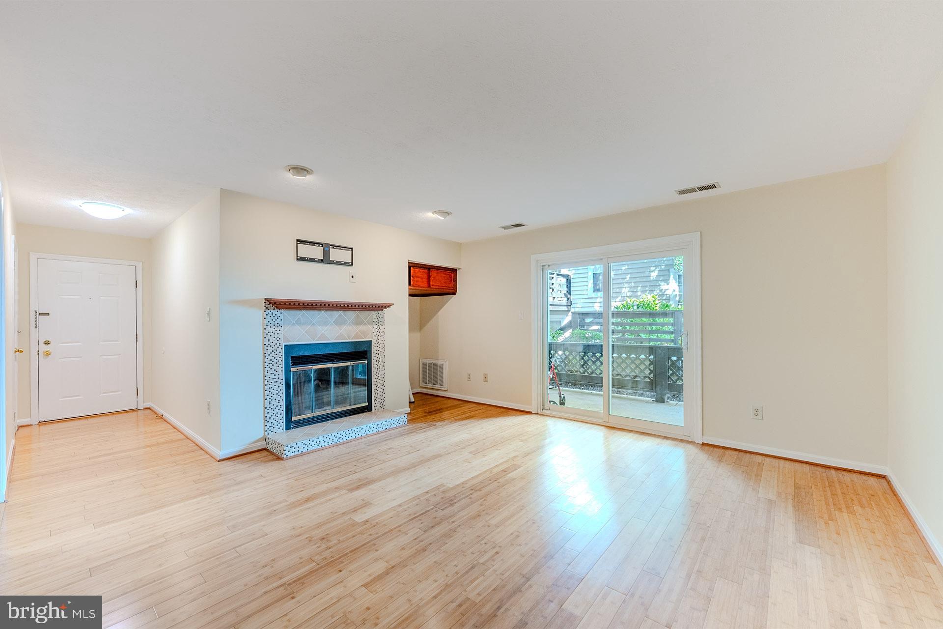 THE OAKTON - Residential