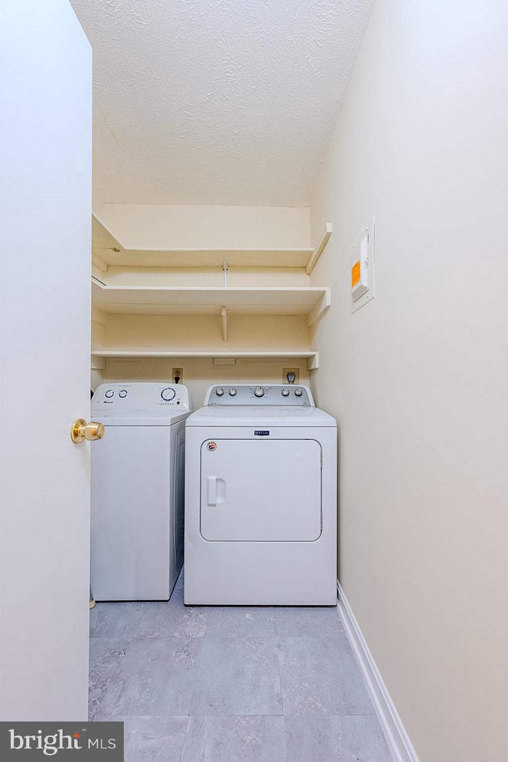 THE OAKTON - Residential