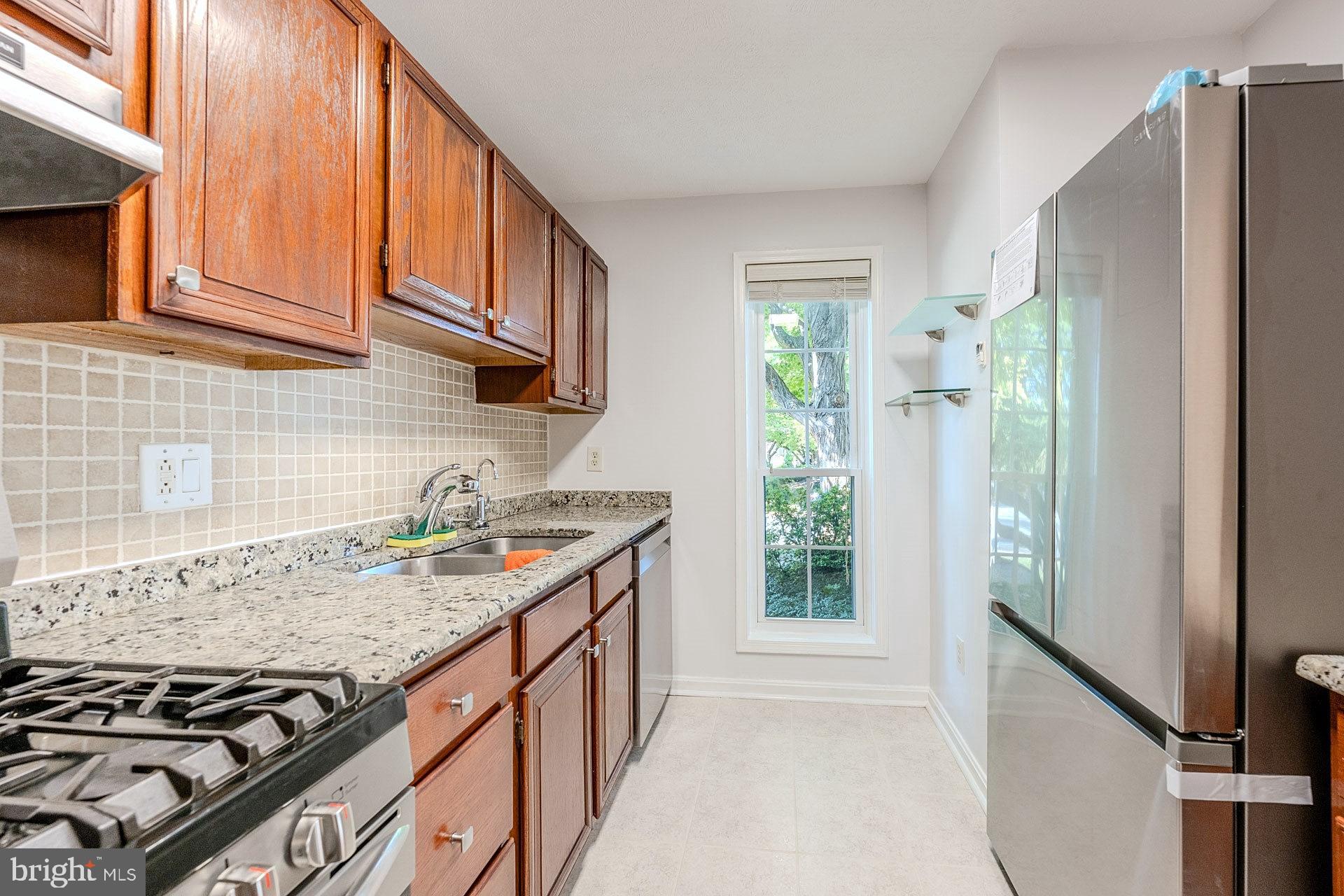 THE OAKTON - Residential