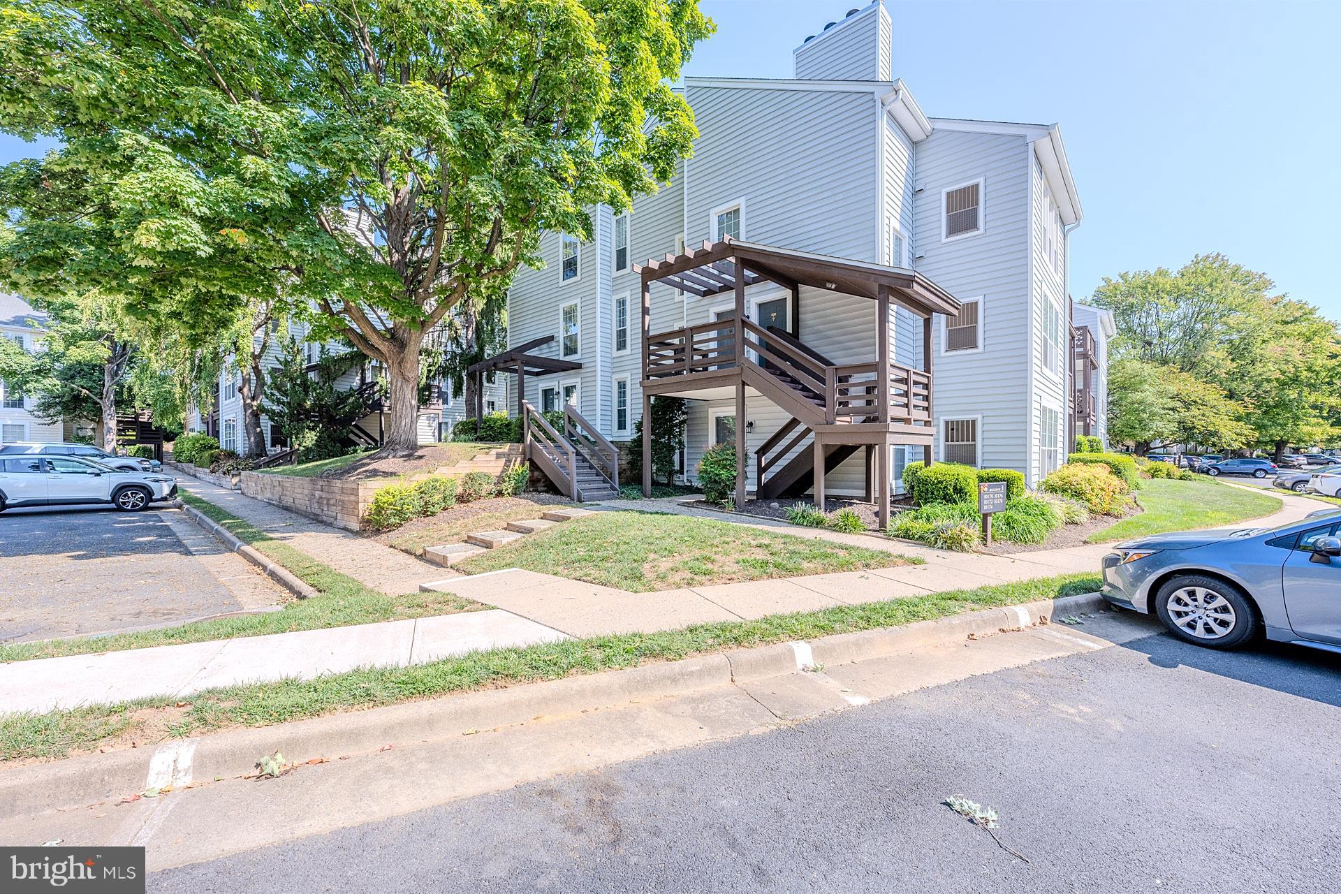 THE OAKTON - Residential