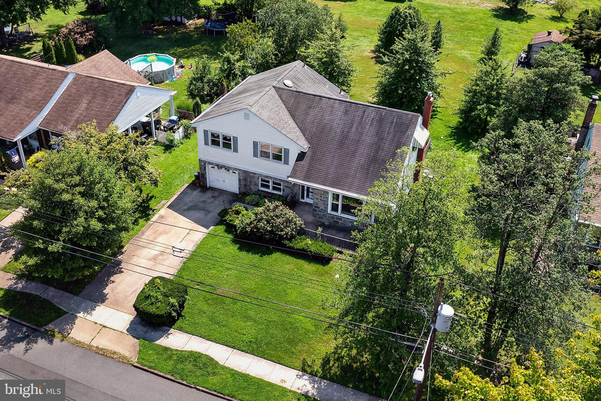 348 BOXWOOD LANE