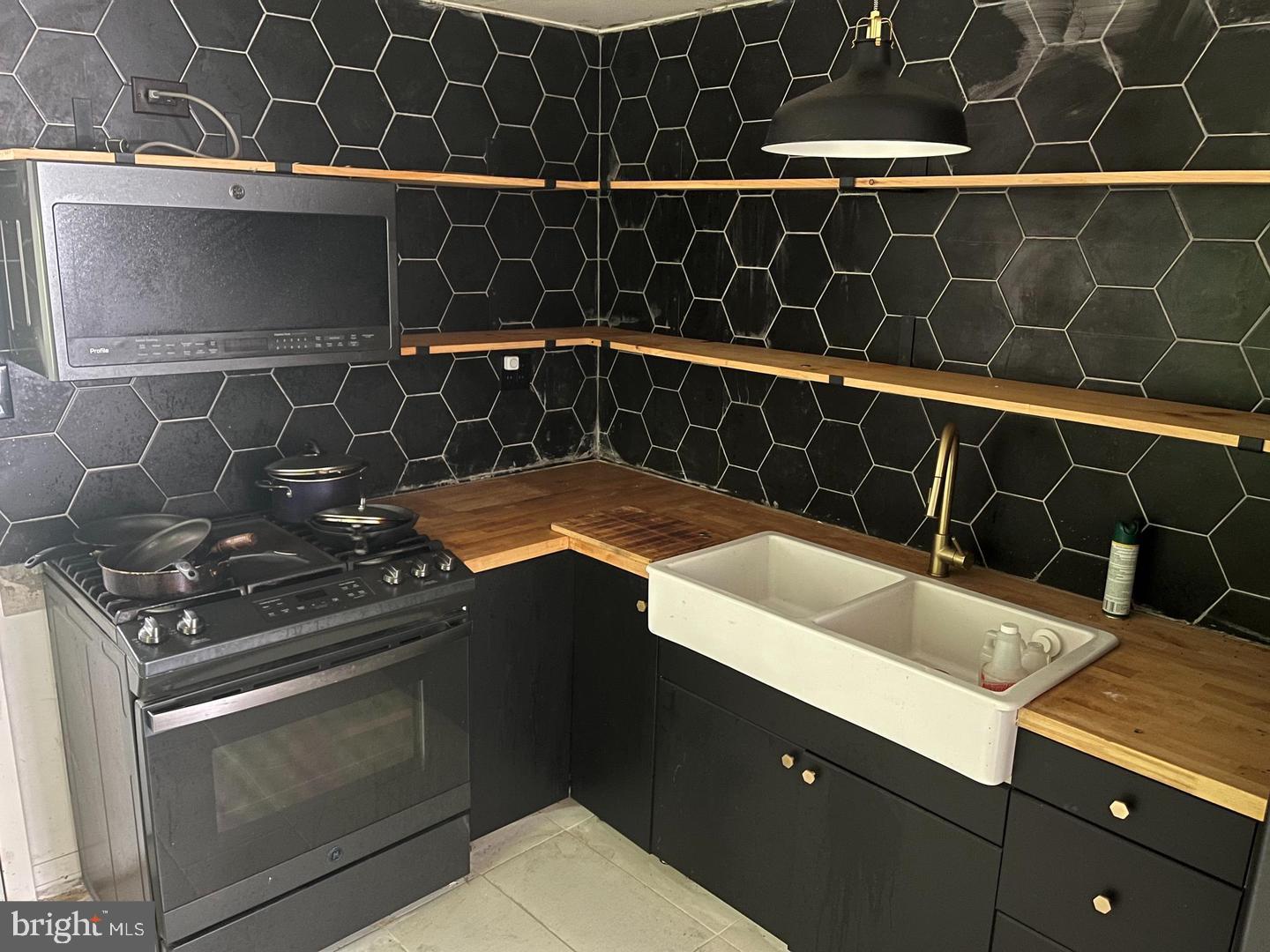 MANTUA - Residential