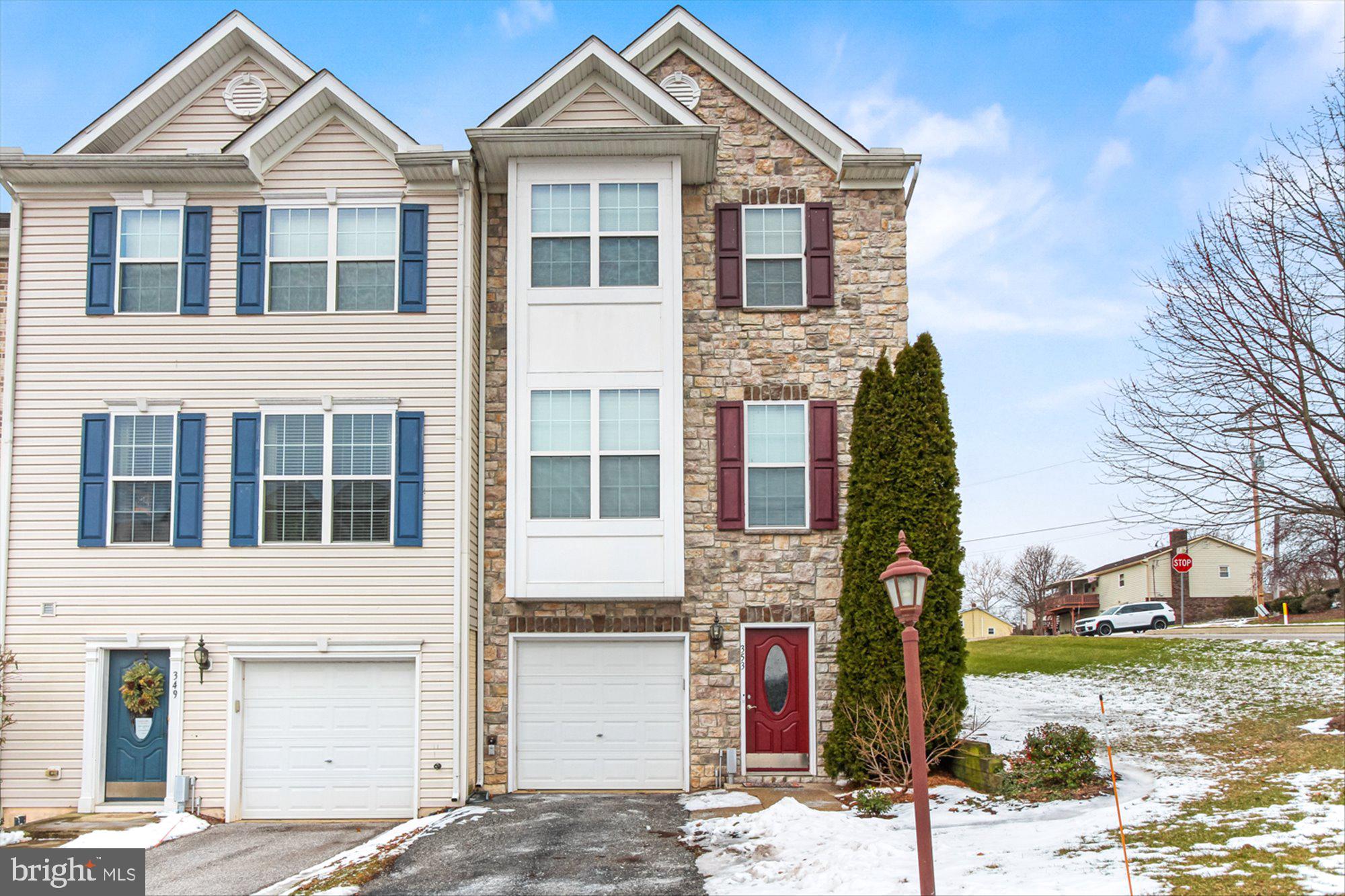 IVY RIDGE - Residential
