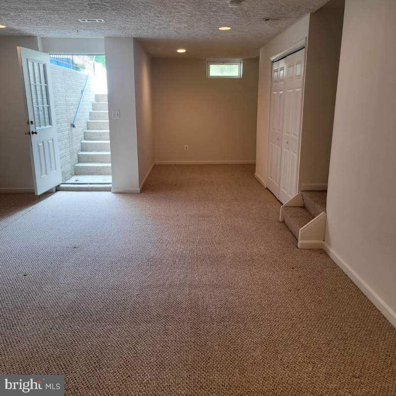 GREENBRIER HILLS - Residential Lease