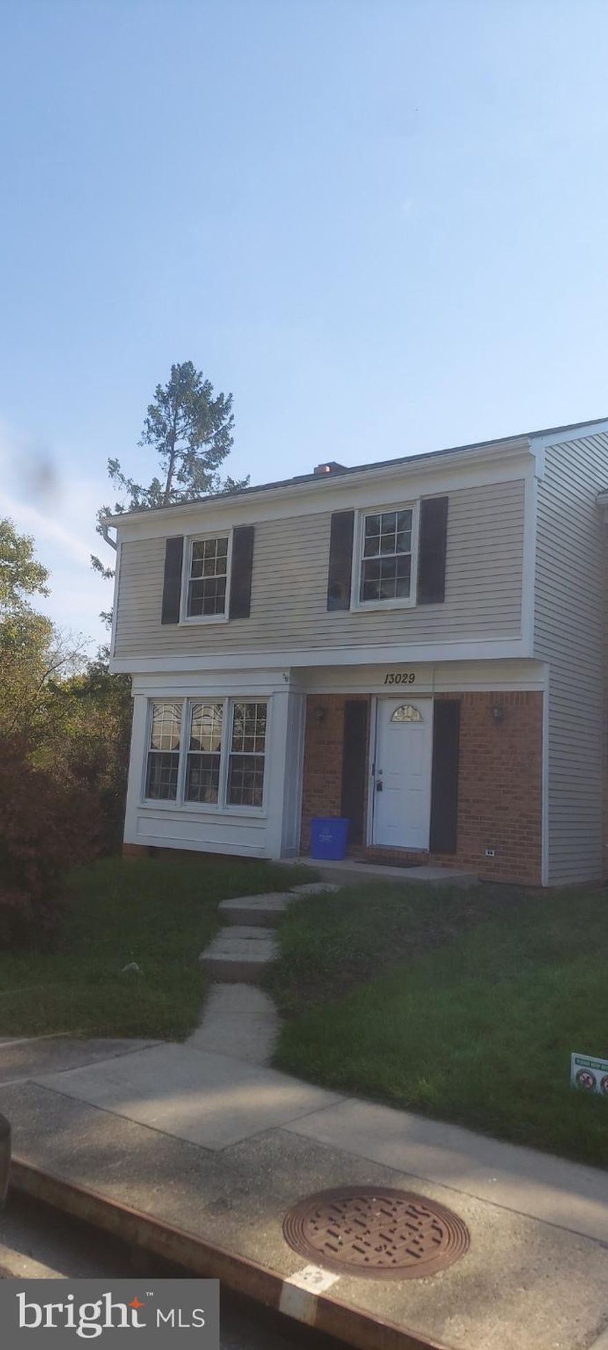 Large end unit townhome available to show.  Newly renovated with freshly installed hardwood floors throughout, updated deck off kitchen, fresh paint throughout, deep cleaning recently completed for move in.  Owner would prefer no less than 650 min credit score, 2.5 times the rent in income to qualify for consideration, no evictions and renters' insurance will be required upon lease signing.  Owner would prefer a two-year lease if possible and tenant pays Electric, Water and Cable.  All applicants considered.  Schedule showing online and feel free to go and show, it is a beautiful home!!  Call with any questions.