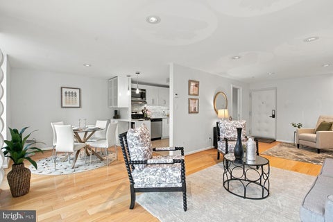 Photo of 1510 12th Street N #303, ARLINGTON, VA 22209 (MLS # VAAR2079726)