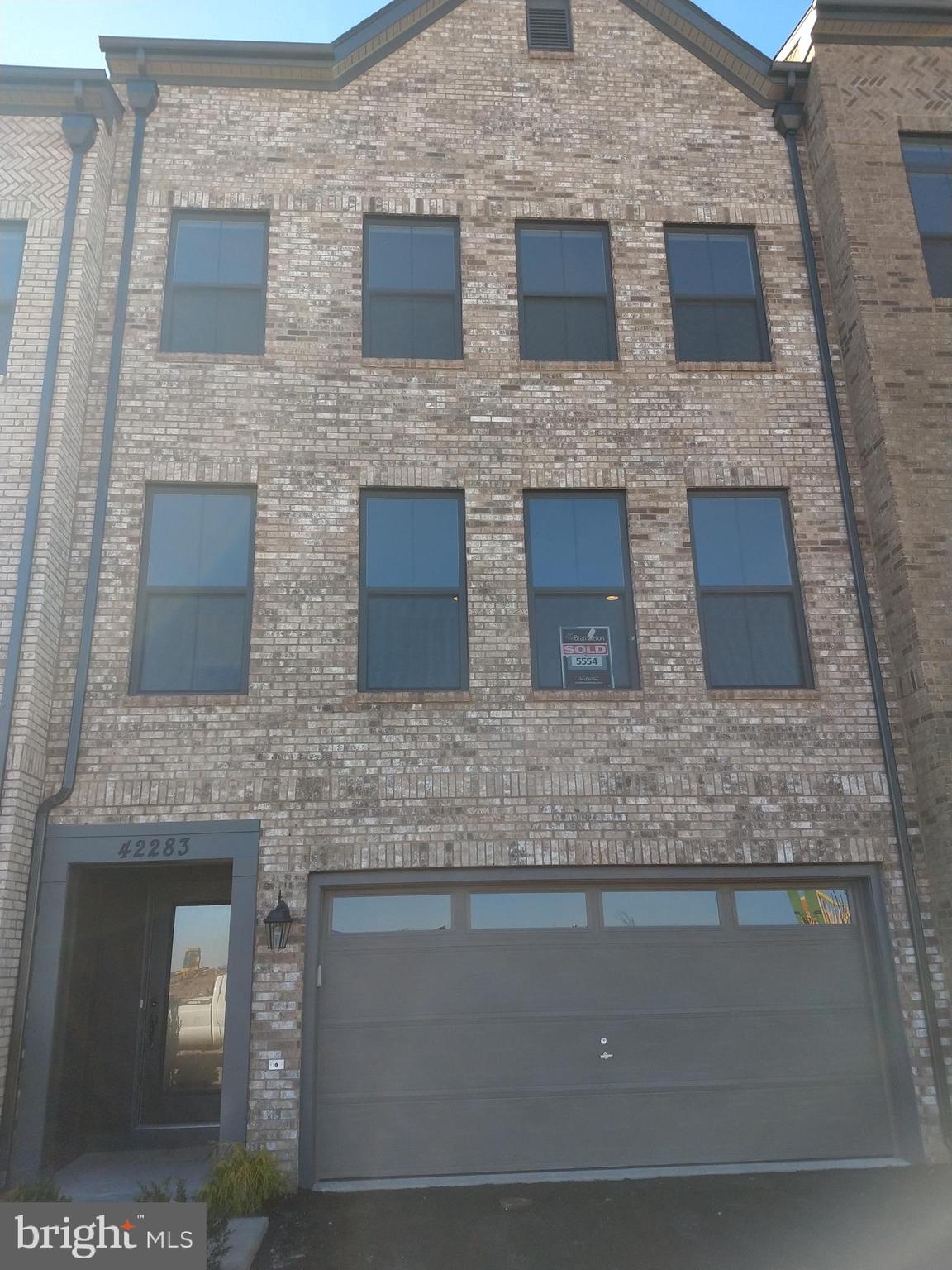 BRAMBLETON TOWN CENTER - Residential Lease