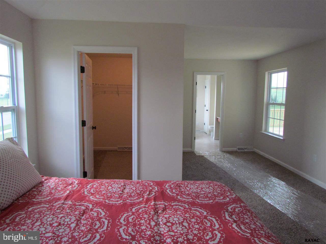 JACKSON HEIGHTS - Residential