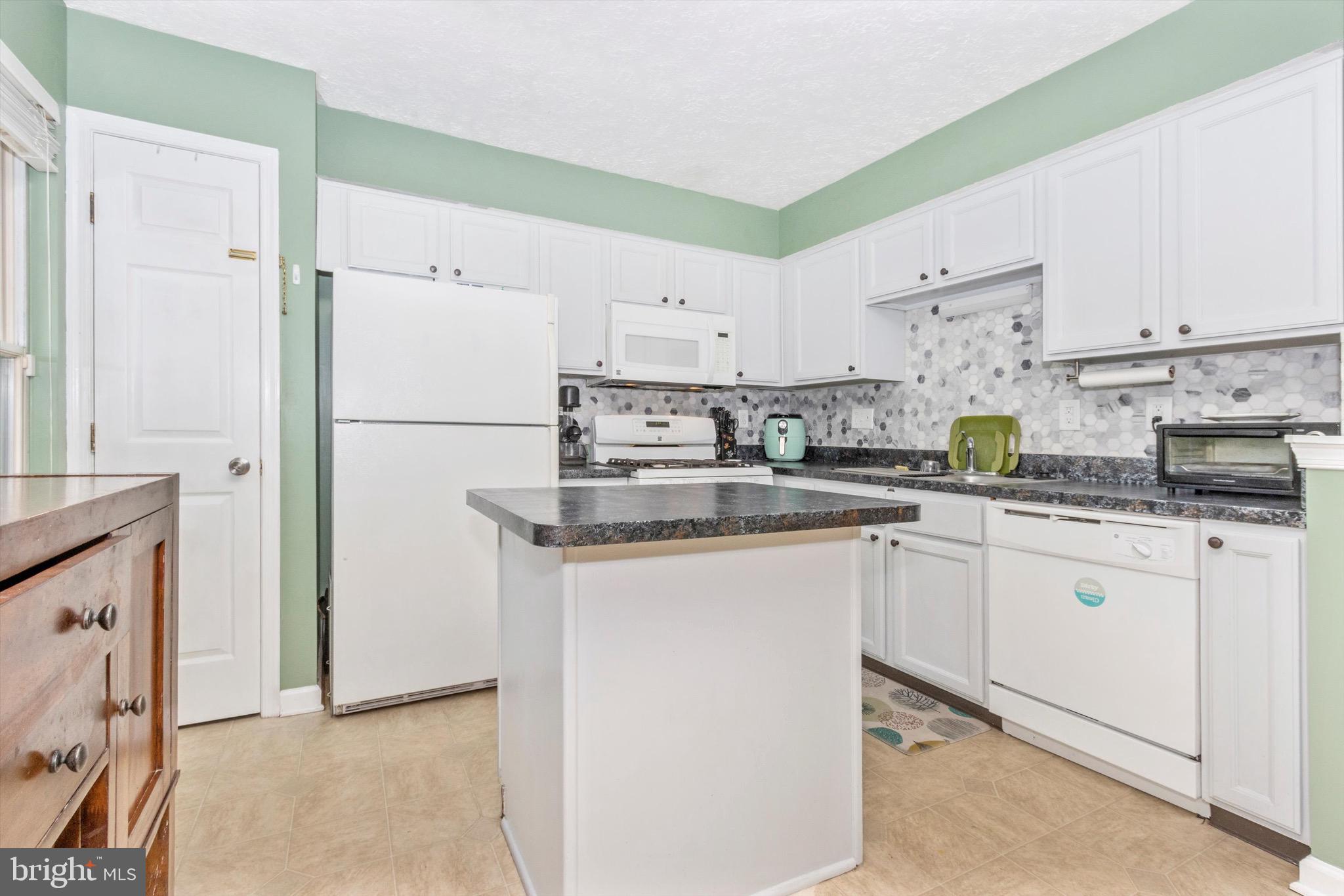 FREDERICKTOWNE VILLAGE - Residential