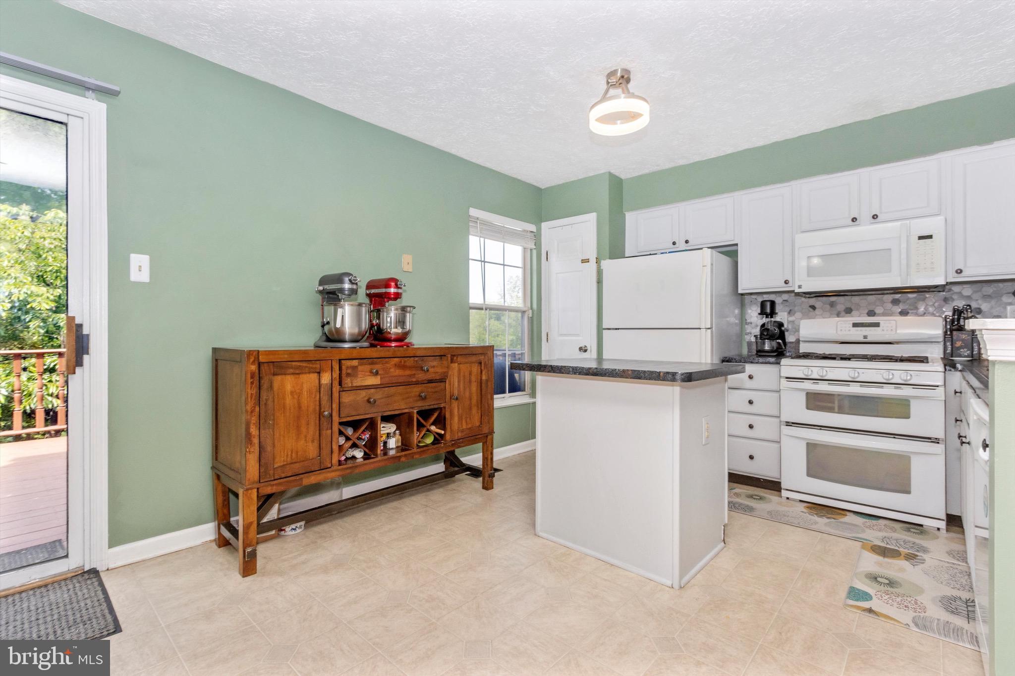 FREDERICKTOWNE VILLAGE - Residential