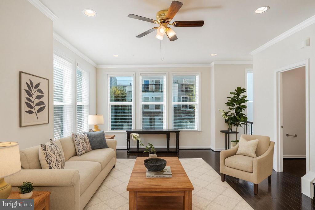 Photo of 14580 Lakestone Drive, CHANTILLY, VA 20151 (MLS # VAFX2276764)