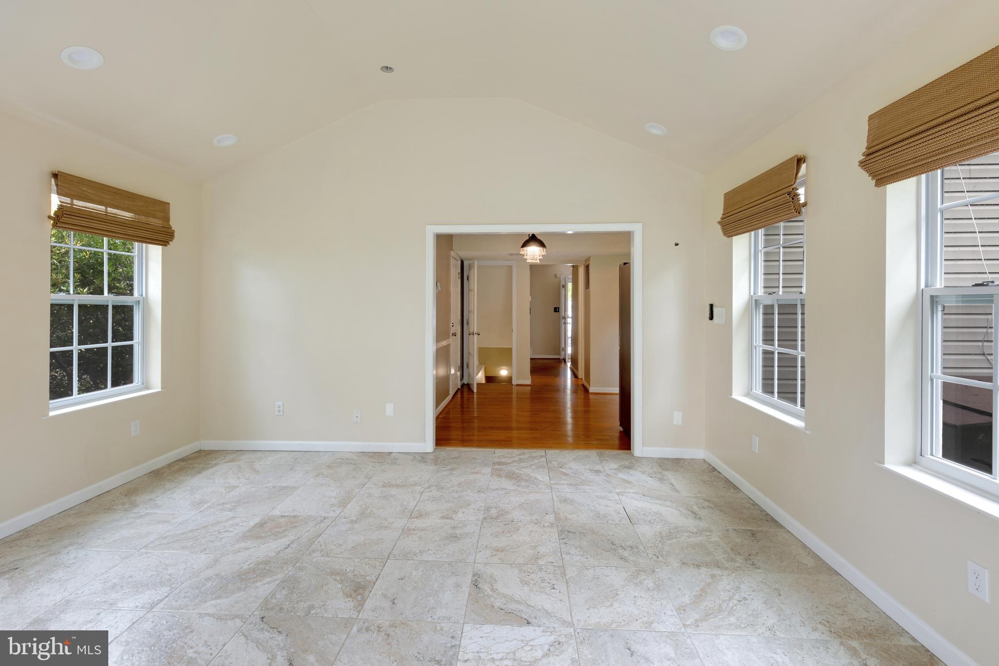 LAWNWOOD - Residential