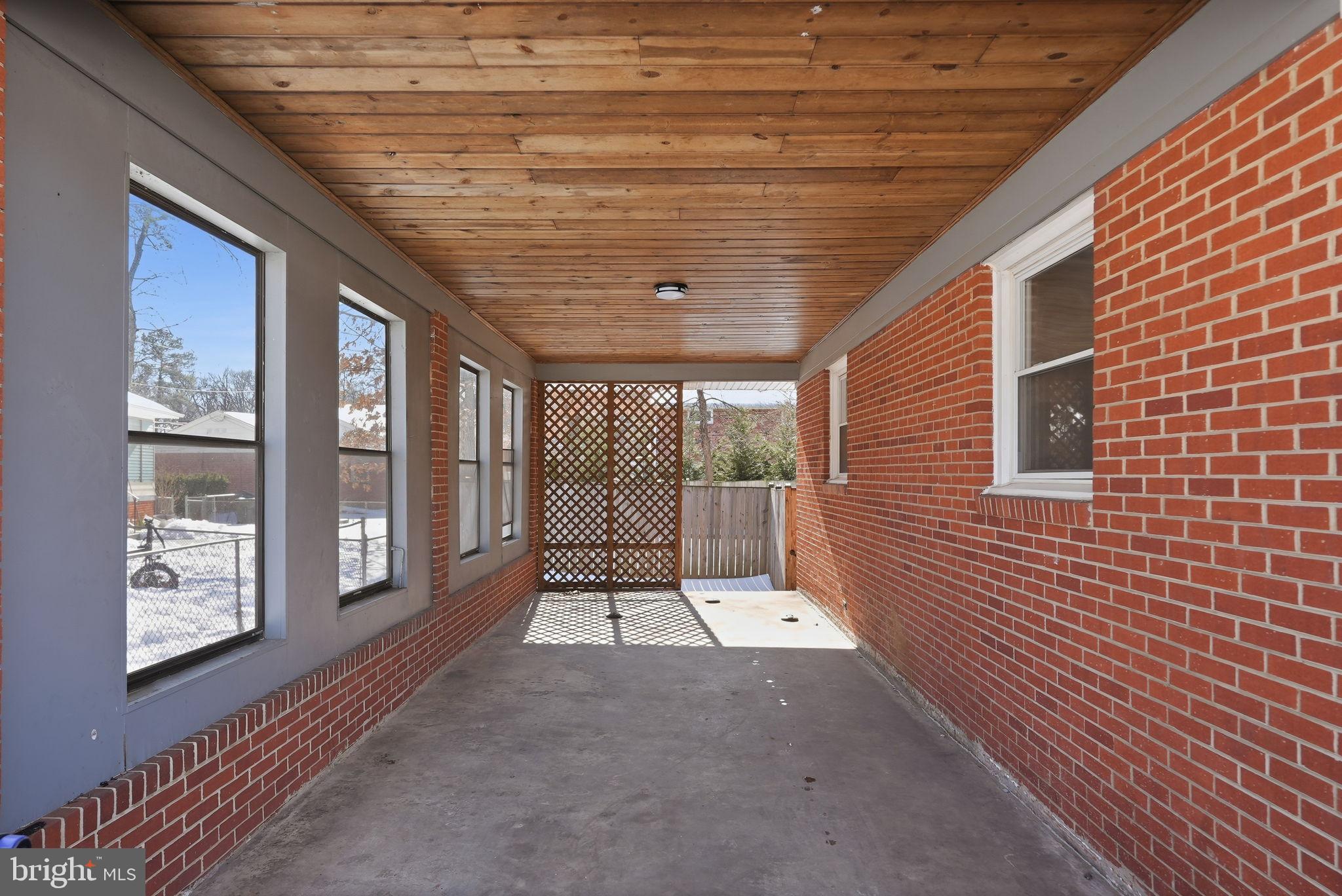 COLLEGE PARK WOODS - Residential