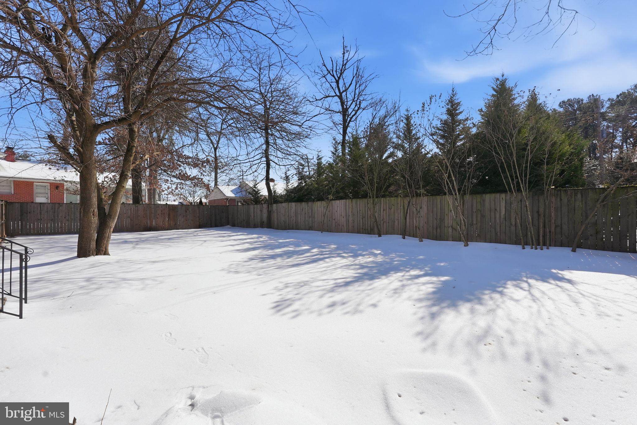 COLLEGE PARK WOODS - Residential