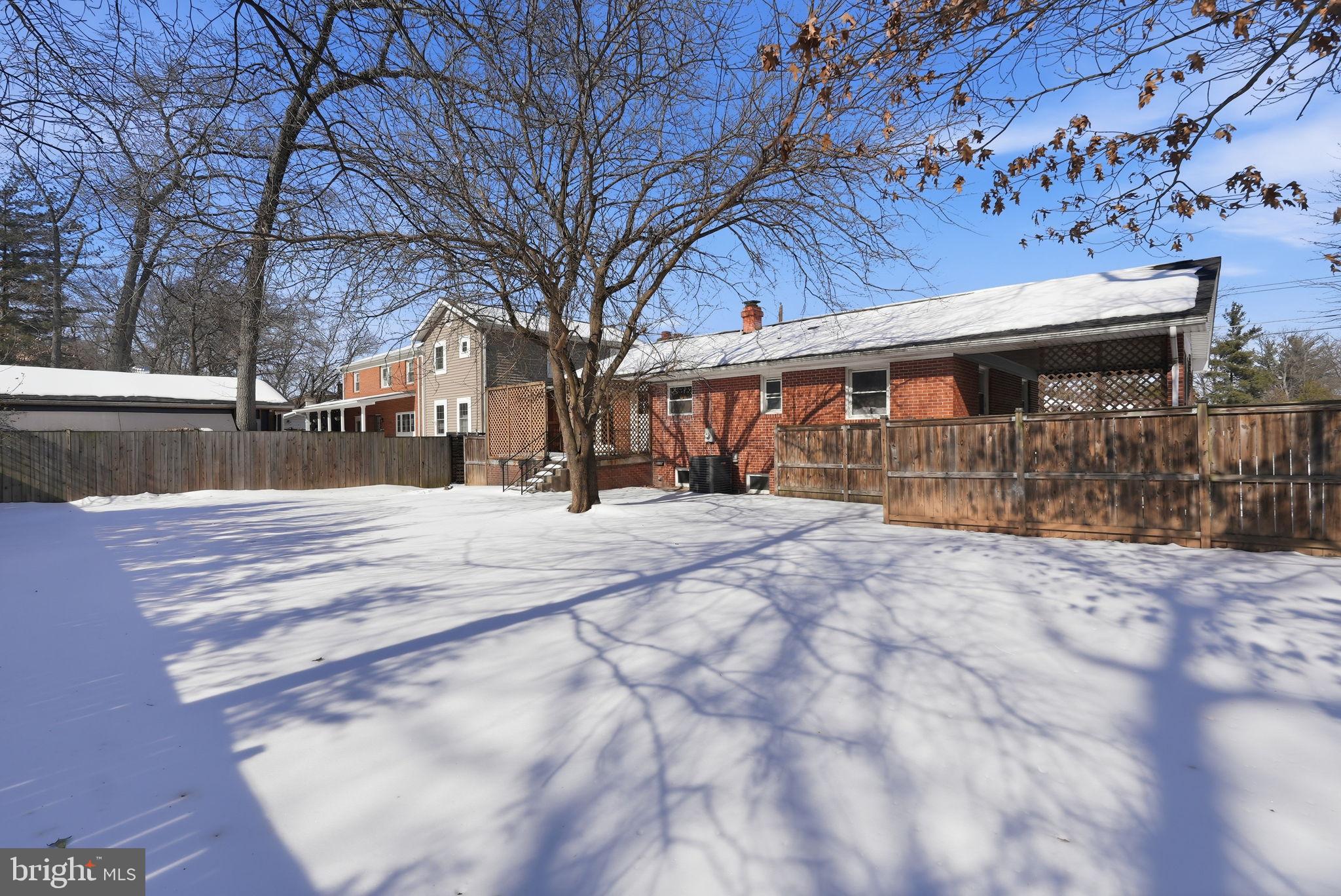 COLLEGE PARK WOODS - Residential