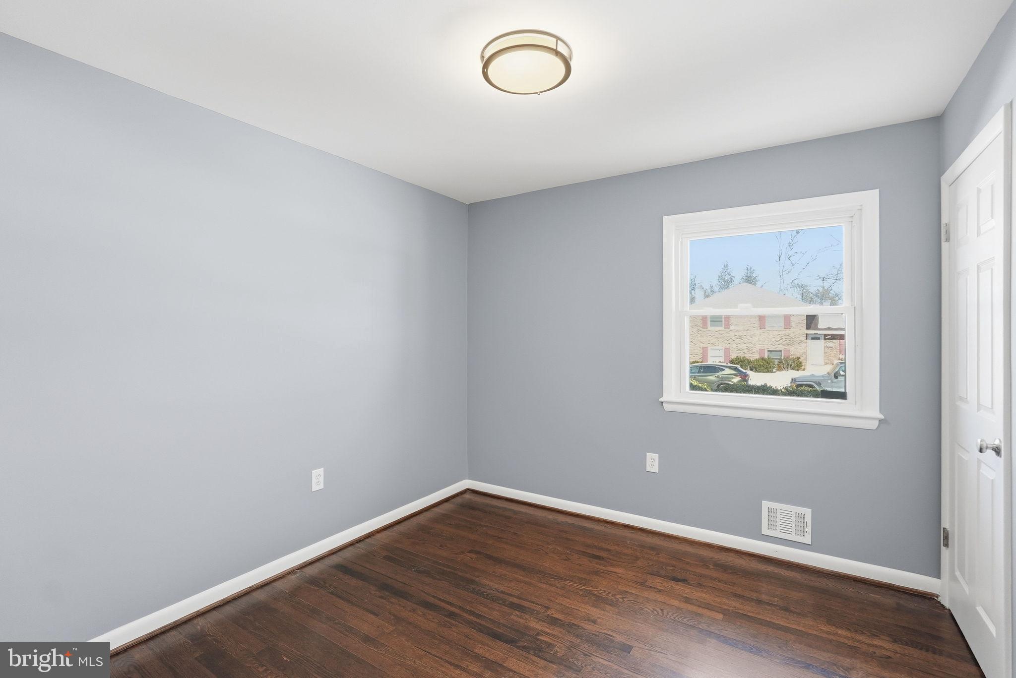 COLLEGE PARK WOODS - Residential