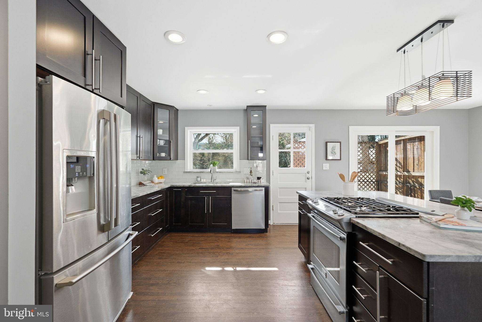 COLLEGE PARK WOODS - Residential