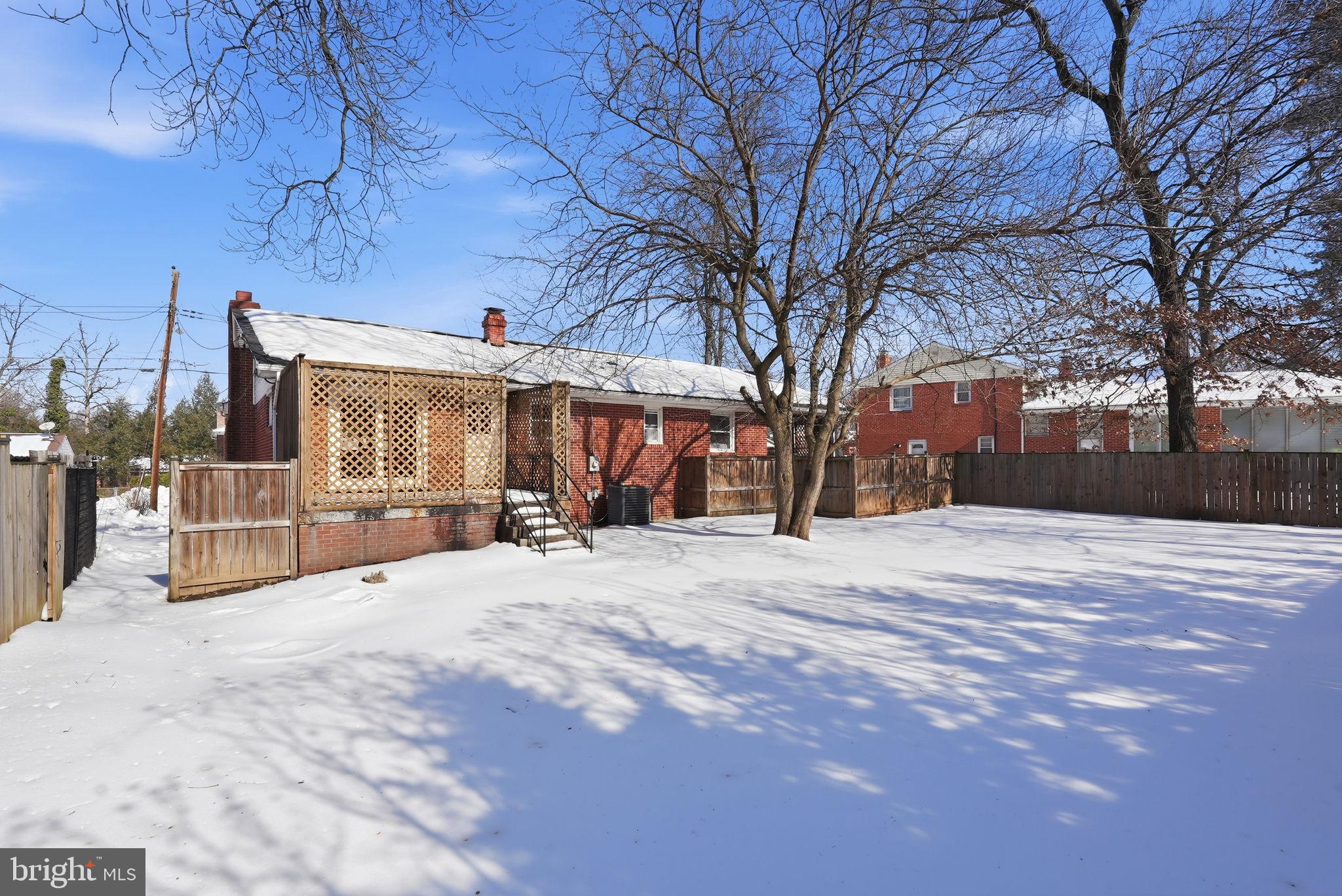 COLLEGE PARK WOODS - Residential