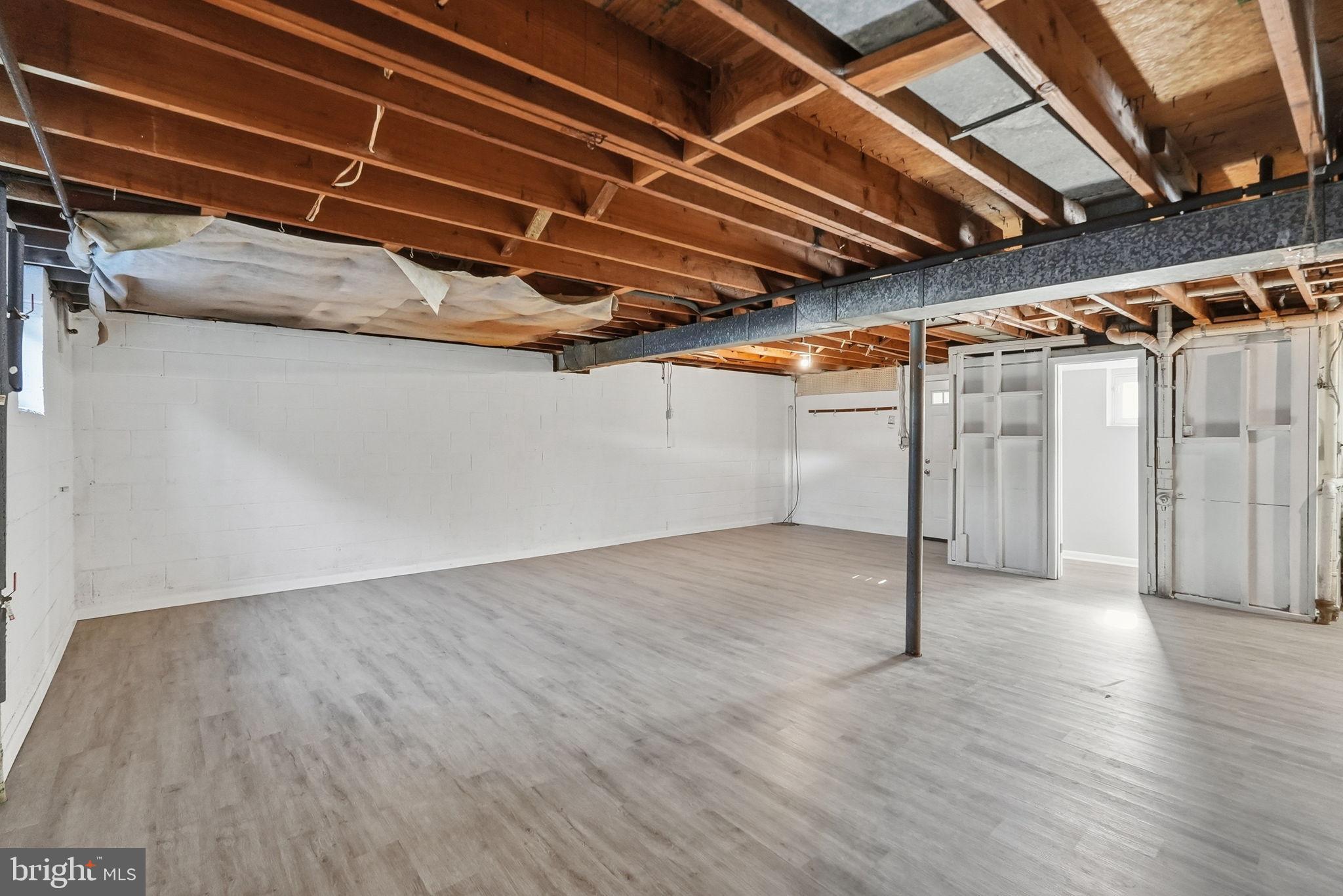 COLLEGE PARK WOODS - Residential