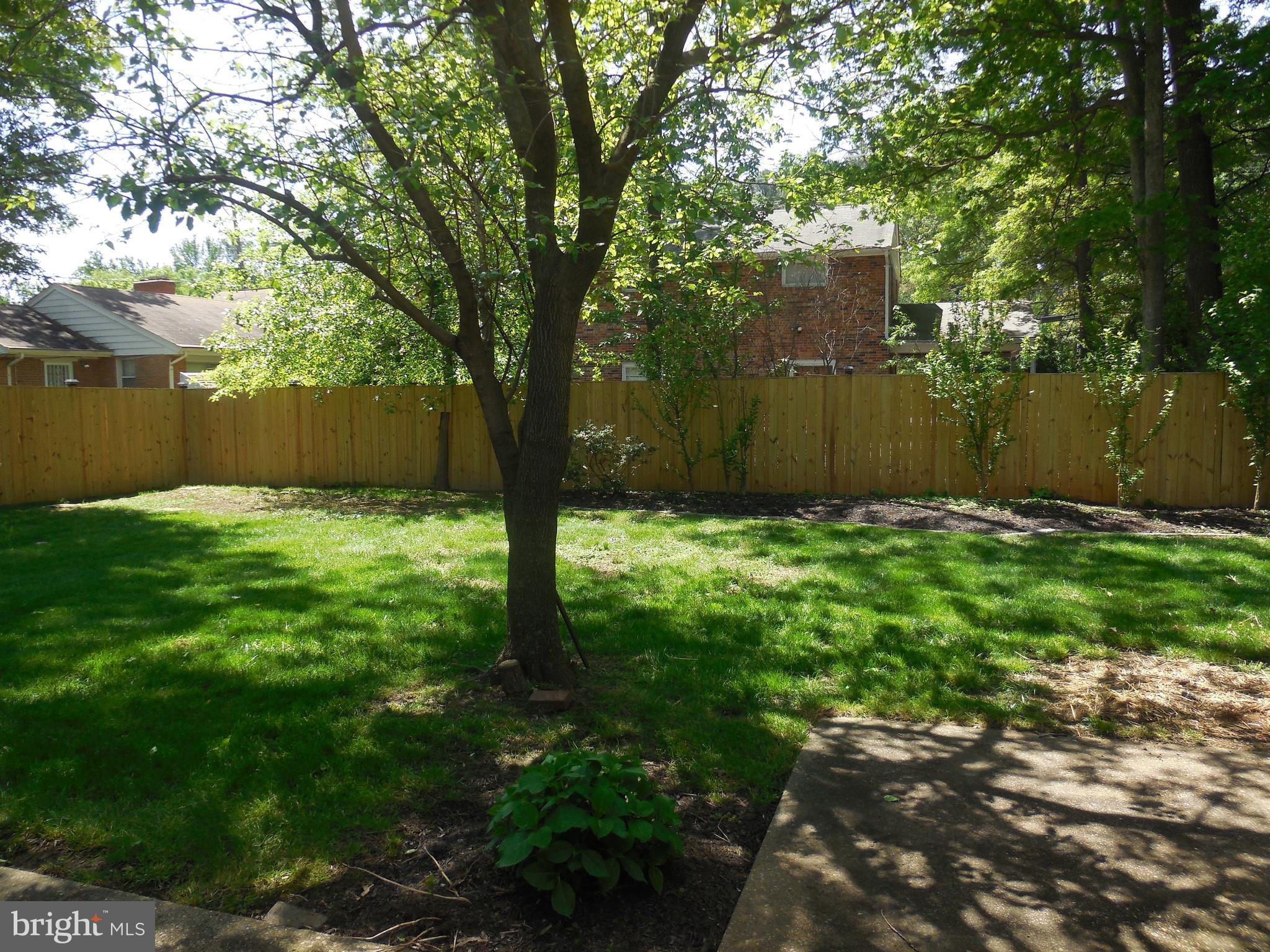 COLLEGE PARK WOODS - Residential